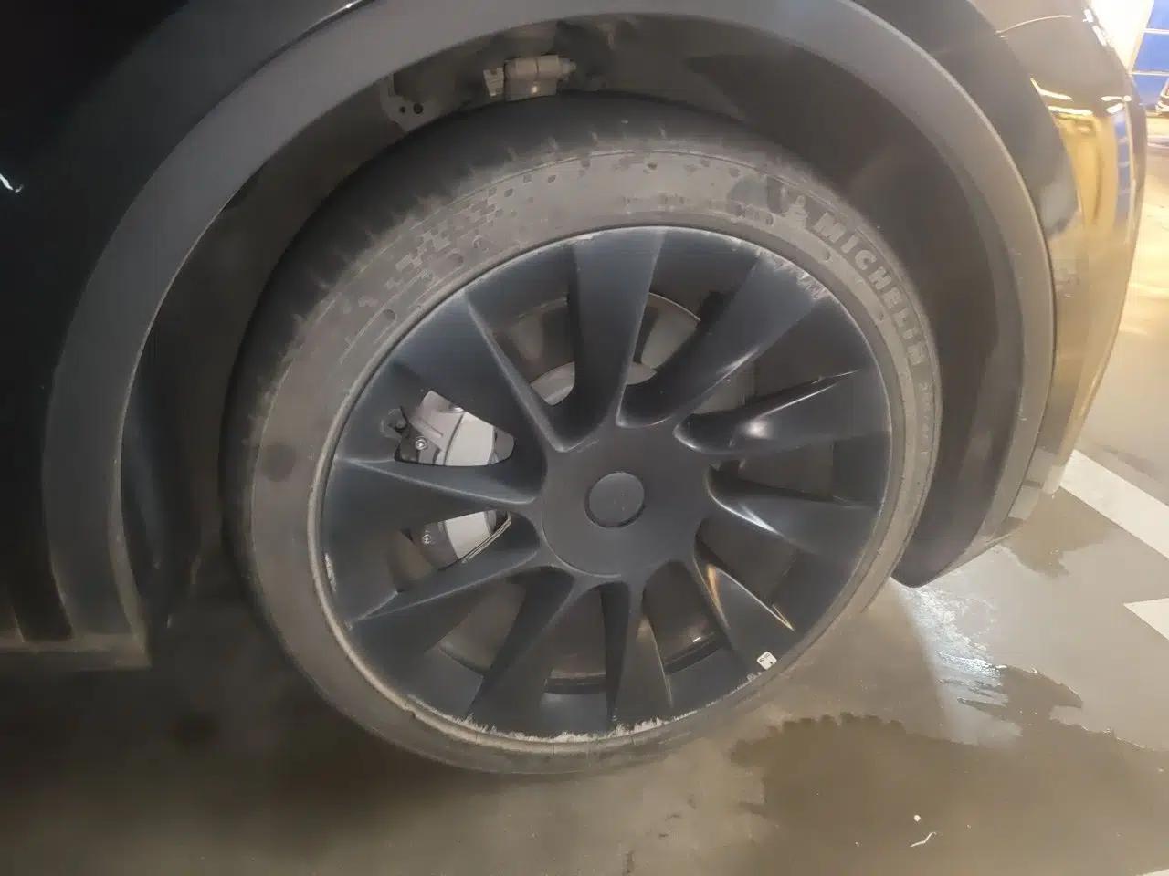 Tesla Model Y 2021 Standard Range Rear-Wheel Drive Version — миниатюра 8