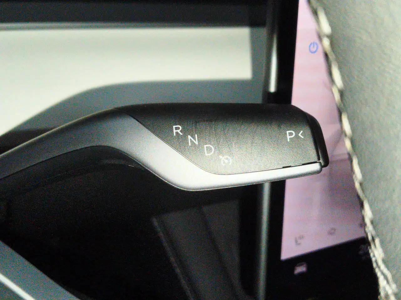 Tesla Model Y 2022 Revised Version Rear-Wheel Drive — миниатюра 14