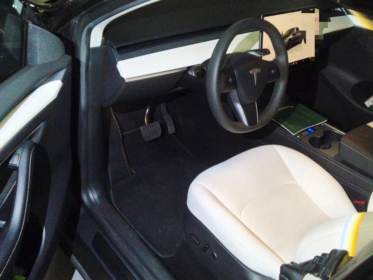 Tesla Model Y 2022 Revised Version Rear-Wheel Drive — миниатюра 16