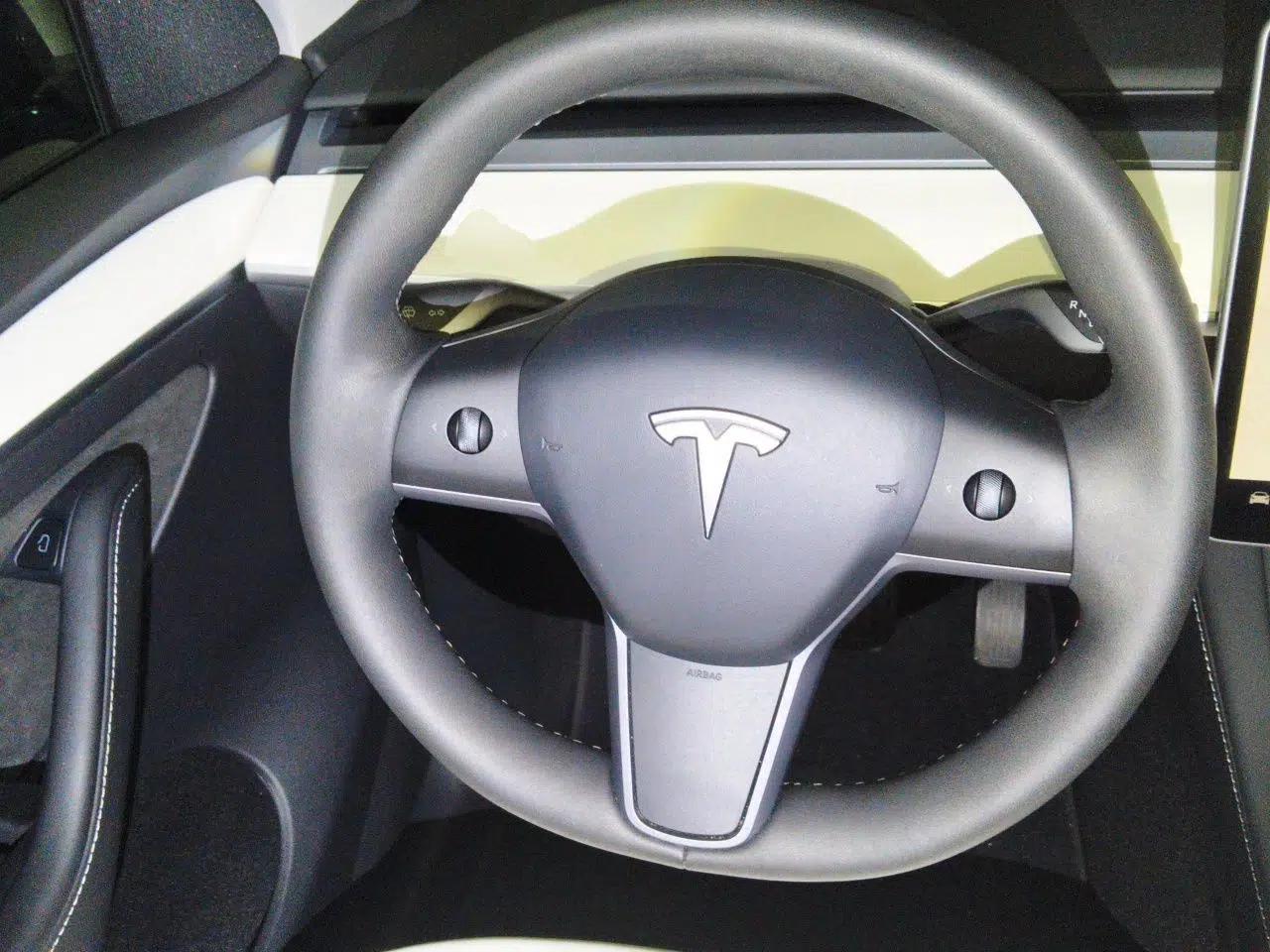 Tesla Model Y 2022 Revised Version Rear-Wheel Drive — миниатюра 10