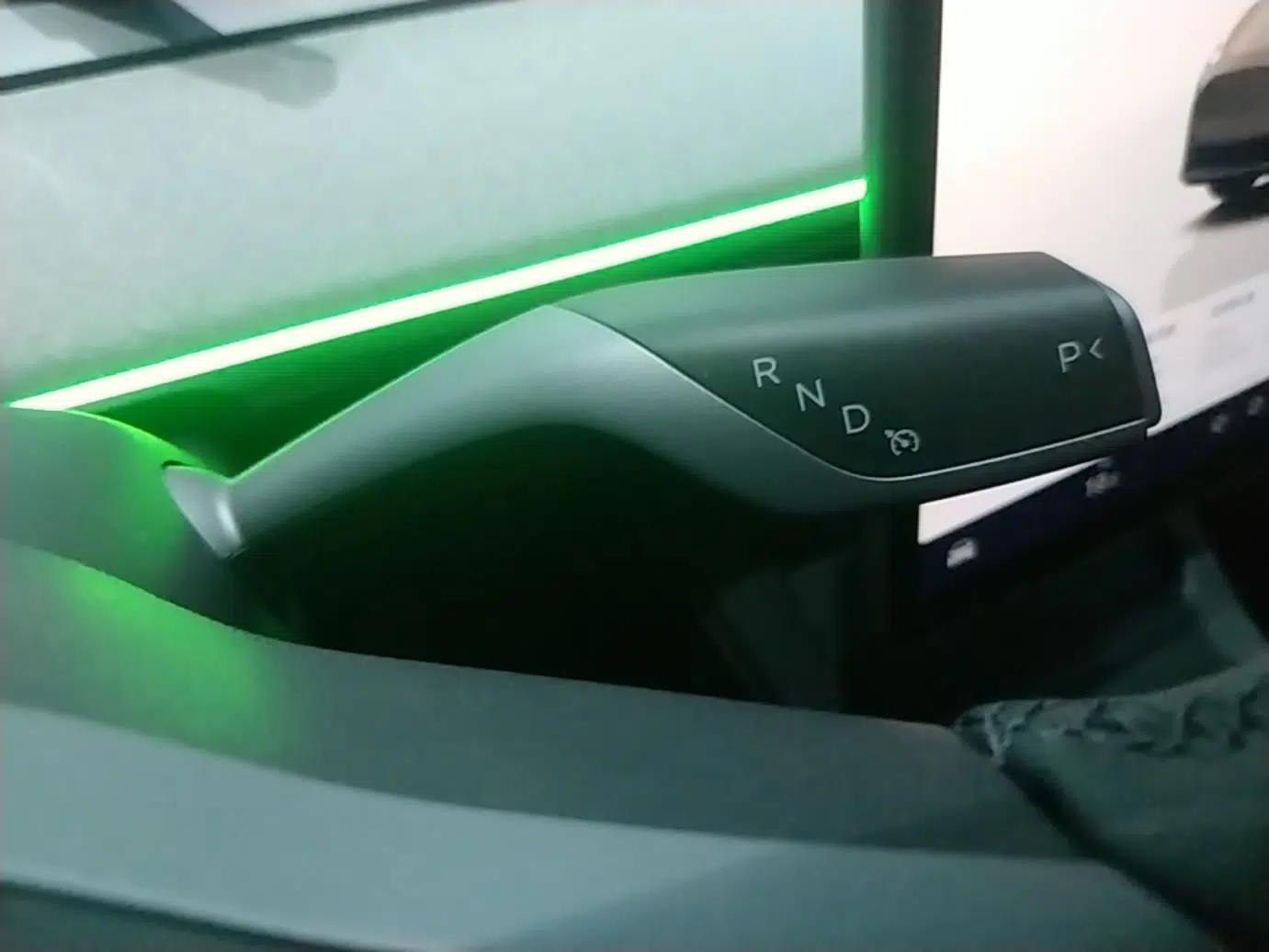 Tesla Model Y 2023 Rear-Wheel-Drive Version — миниатюра 16
