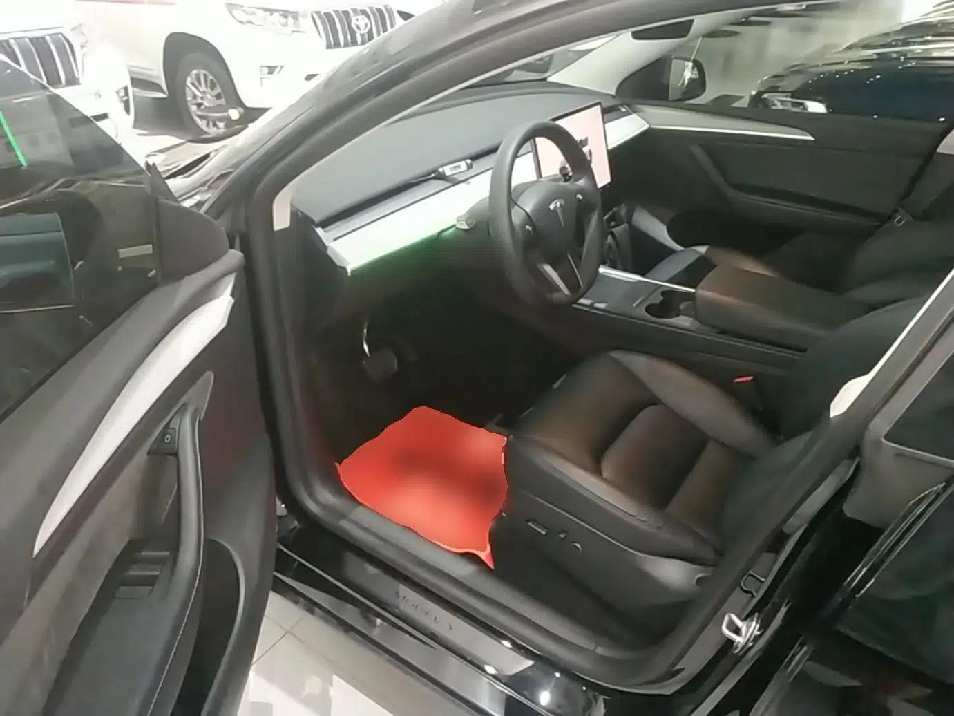 Tesla Model Y 2023 Rear-Wheel-Drive Version — миниатюра 18