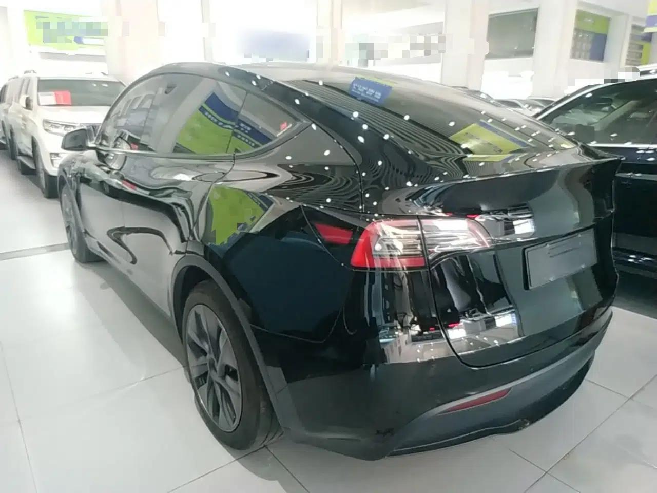 Tesla Model Y 2023 Rear-Wheel-Drive Version — миниатюра 4