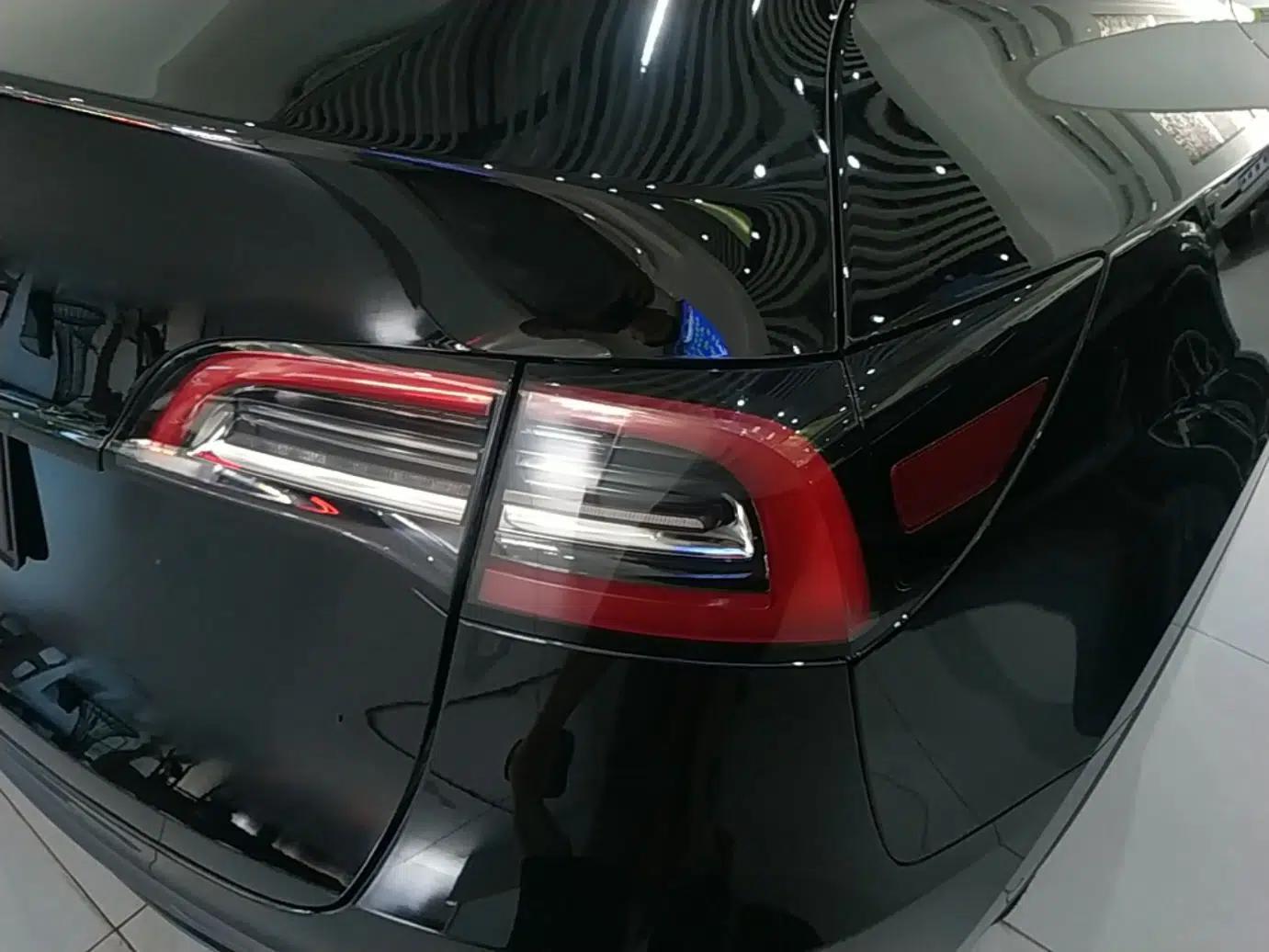 Tesla Model Y 2023 Rear-Wheel-Drive Version — миниатюра 9