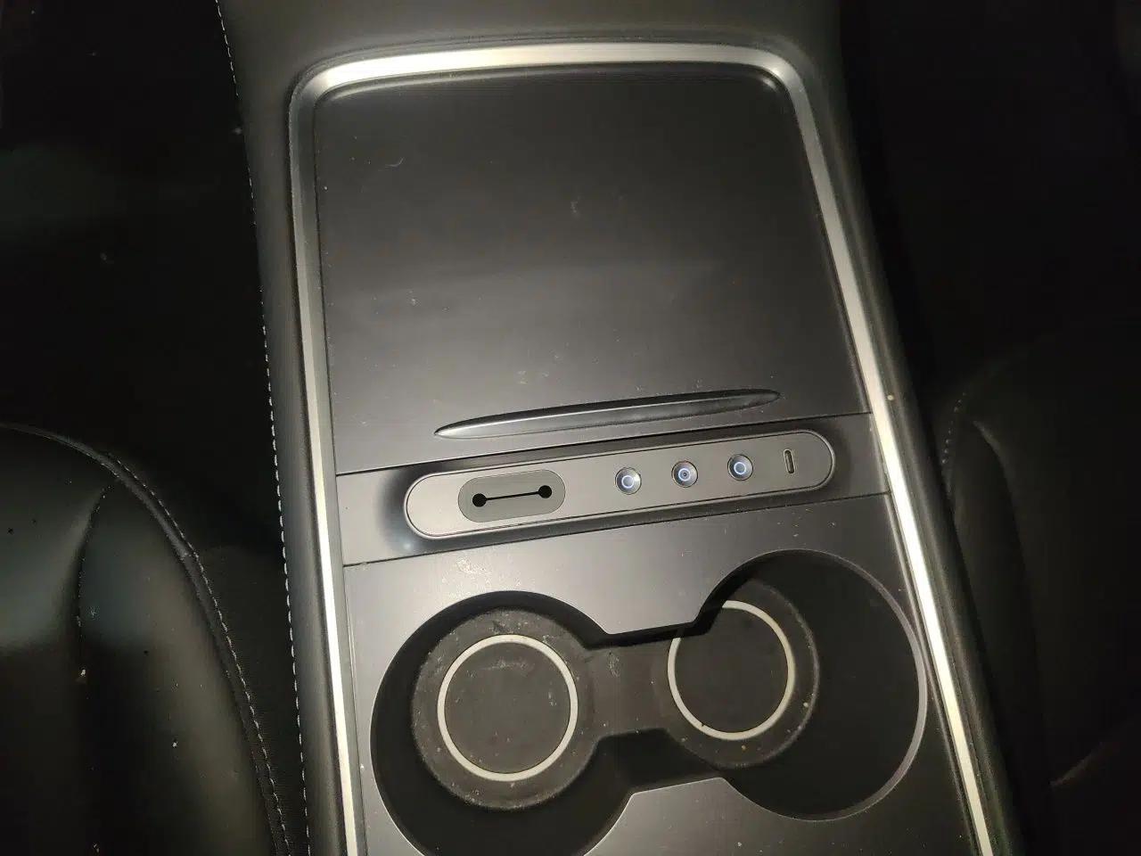 Tesla Model Y 2022 Revised Version Rear-Wheel Drive — миниатюра 11