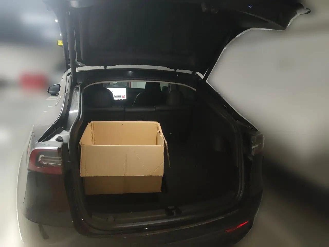 Tesla Model Y 2022 Revised Version Rear-Wheel Drive — миниатюра 16