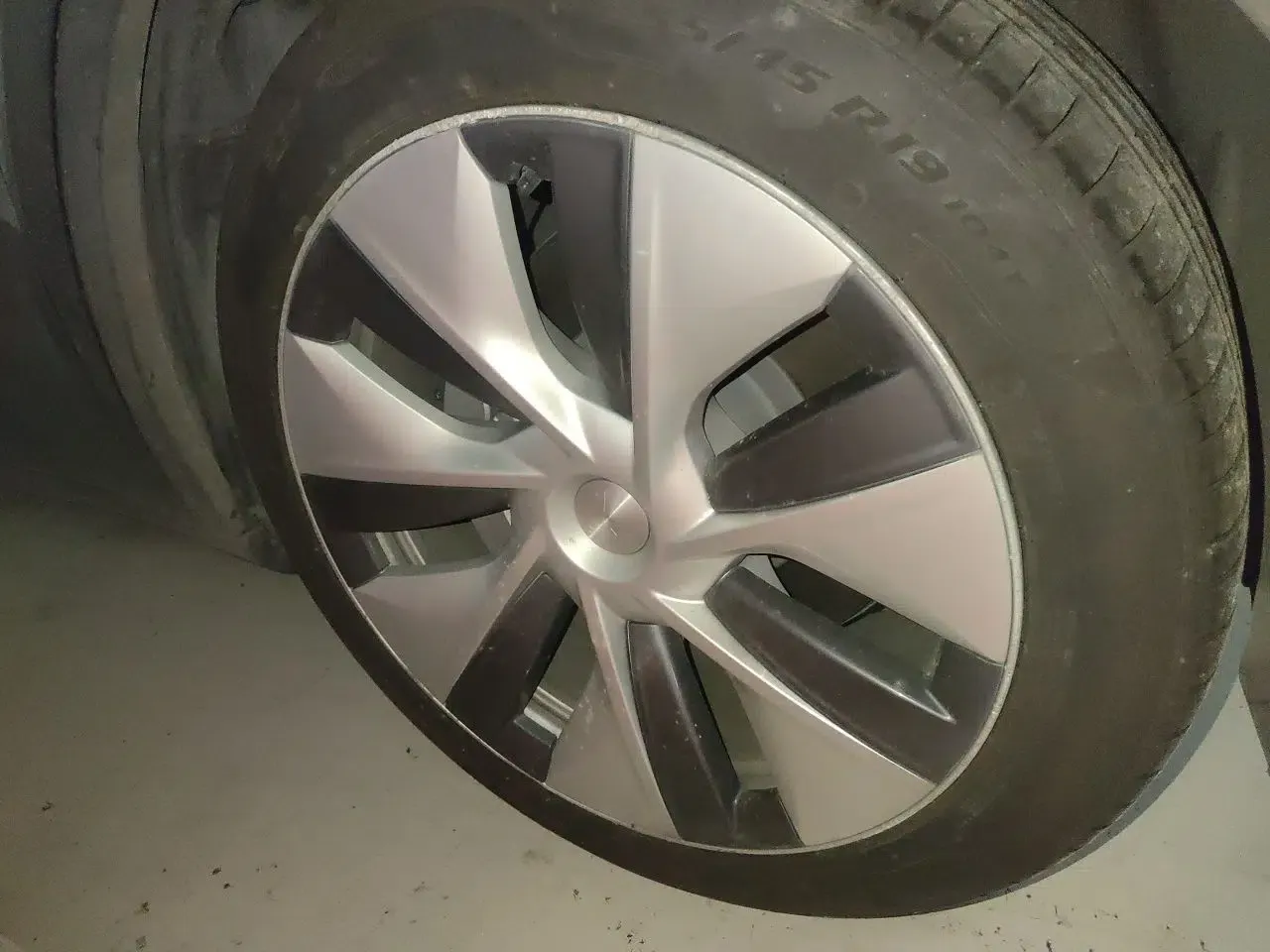 Tesla Model Y 2022 Revised Version Rear-Wheel Drive — миниатюра 5