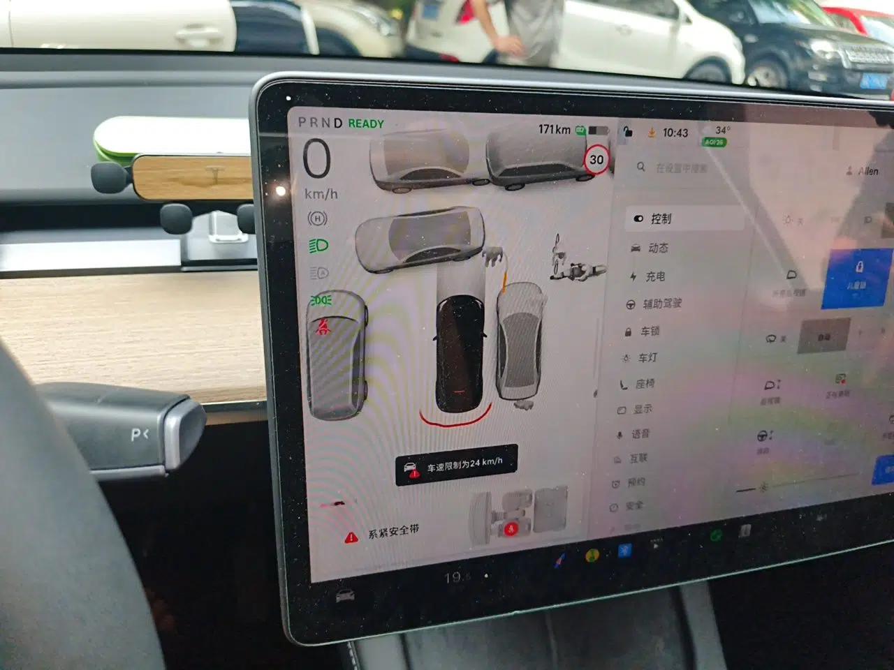 Tesla Model Y 2022 Revised Version Rear-Wheel Drive — миниатюра 8