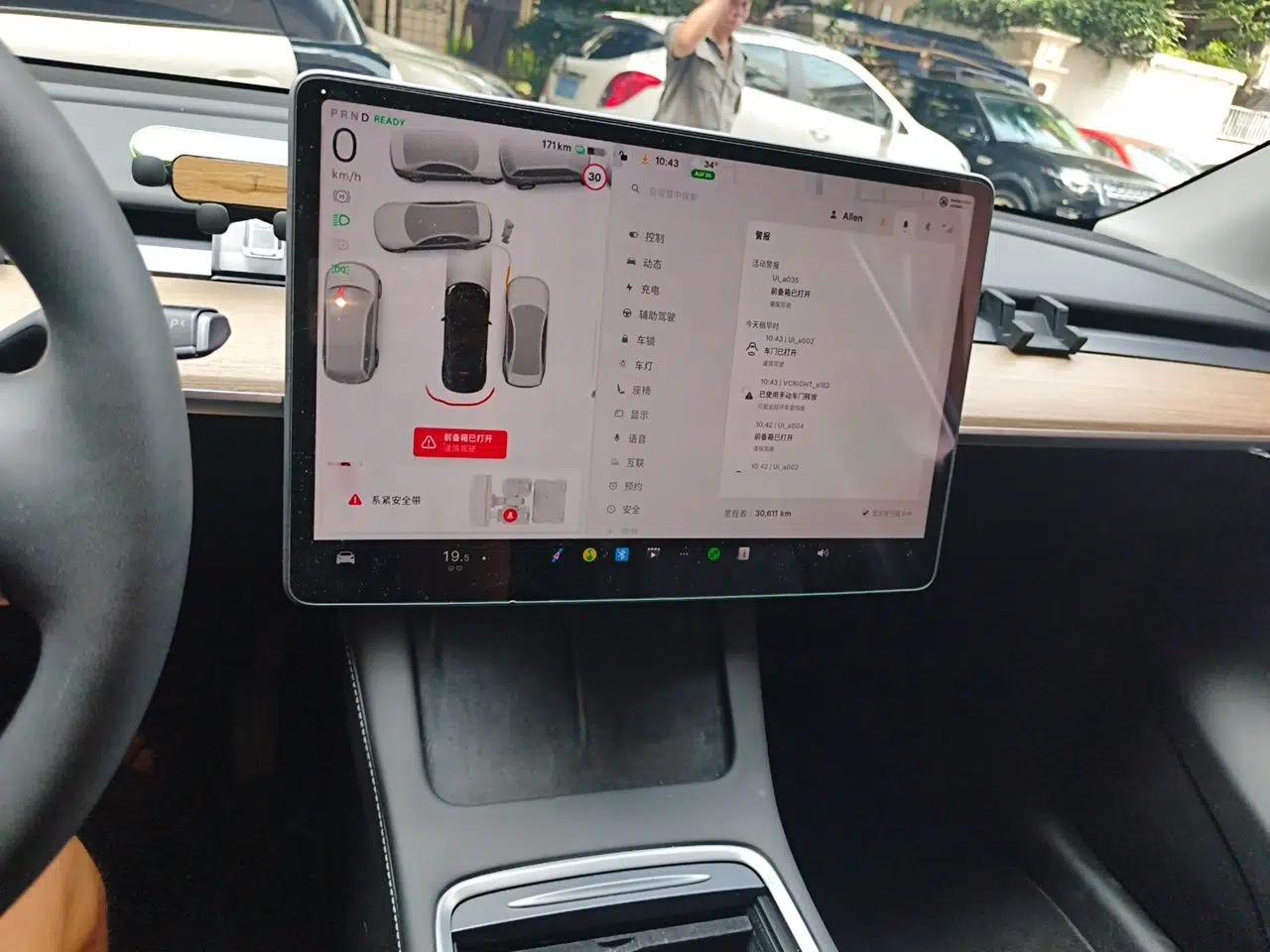 Tesla Model Y 2022 Revised Version Rear-Wheel Drive — миниатюра 10