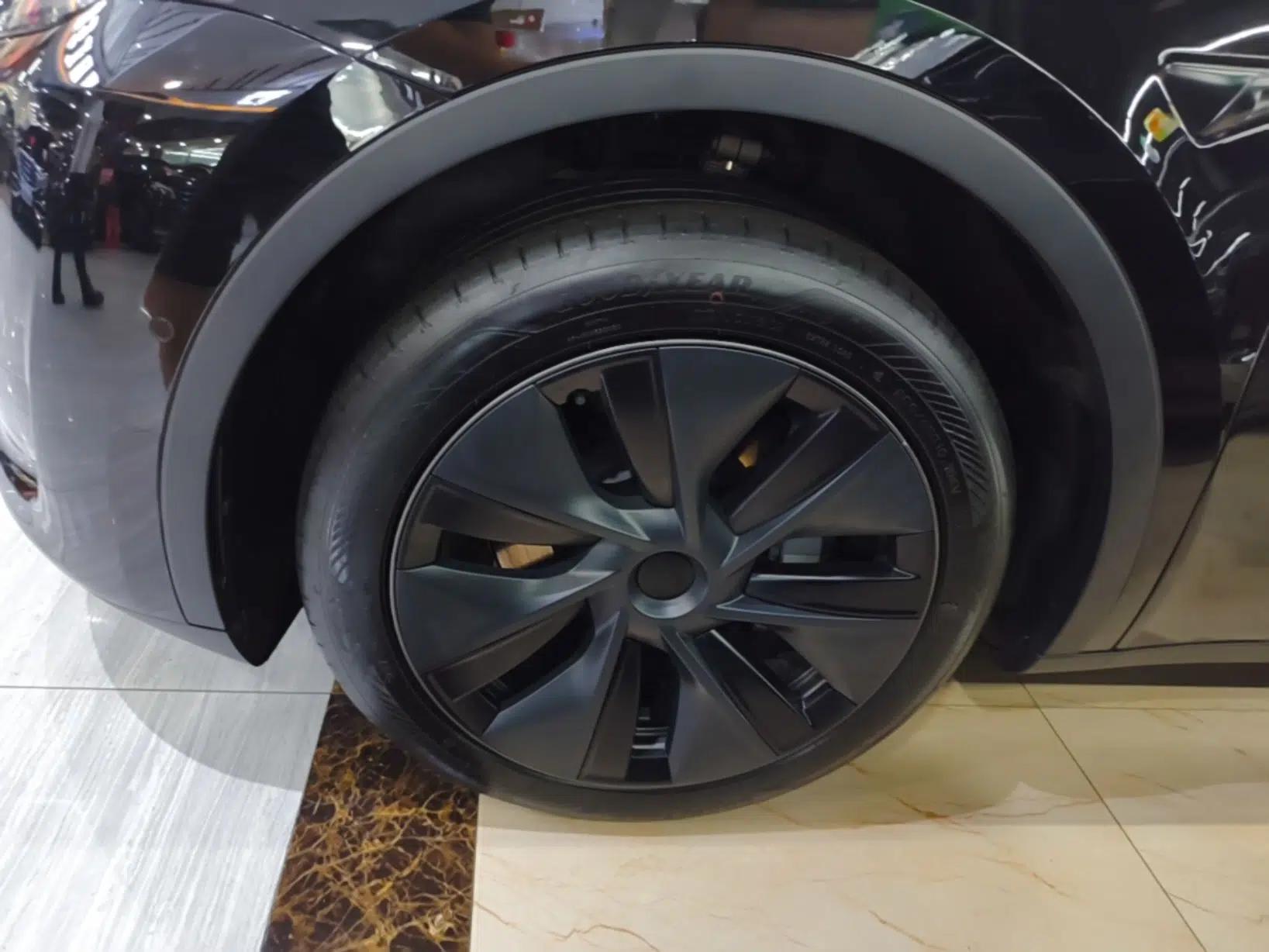 Tesla Model Y 2023 Rear-Wheel-Drive Version — миниатюра 15