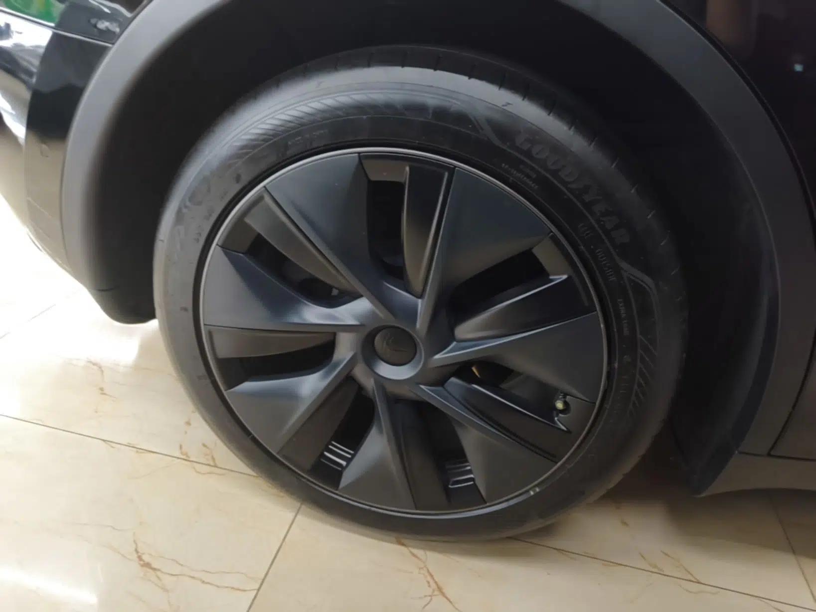Tesla Model Y 2023 Rear-Wheel-Drive Version — миниатюра 16