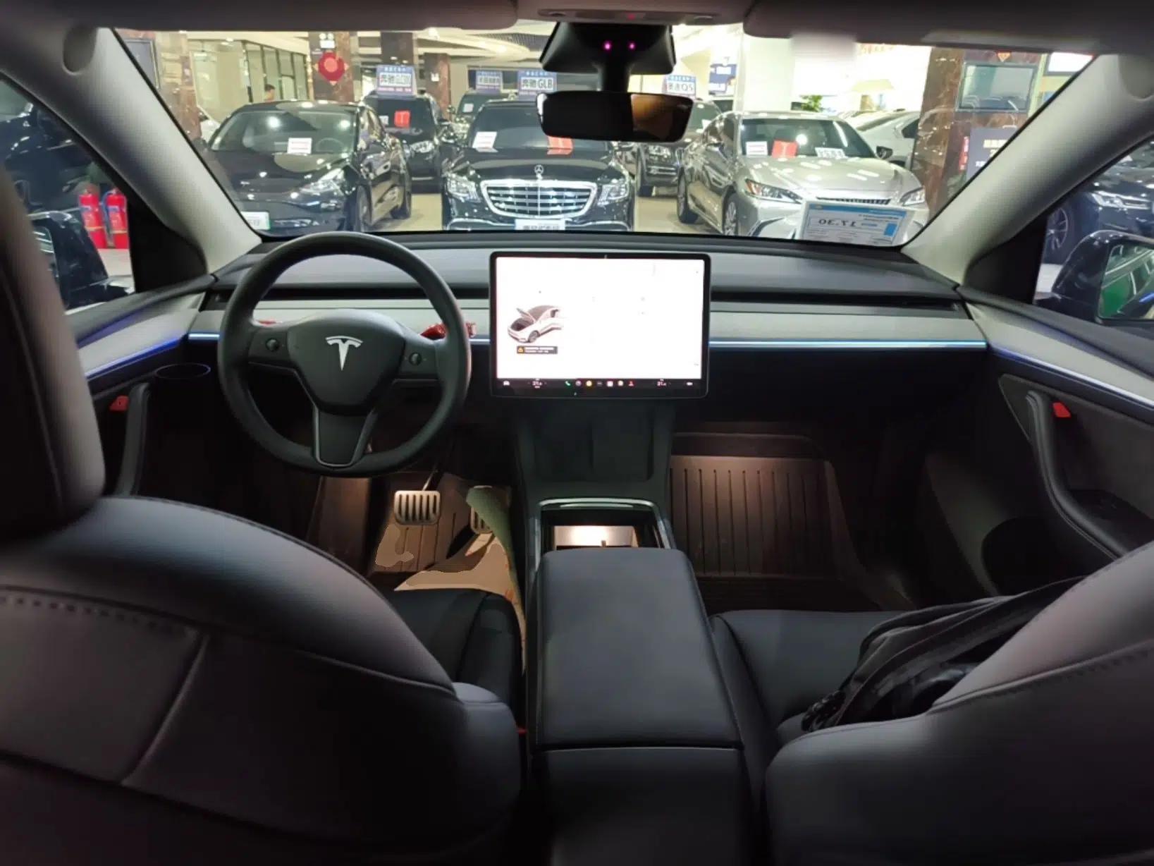 Tesla Model Y 2023 Rear-Wheel-Drive Version — миниатюра 17
