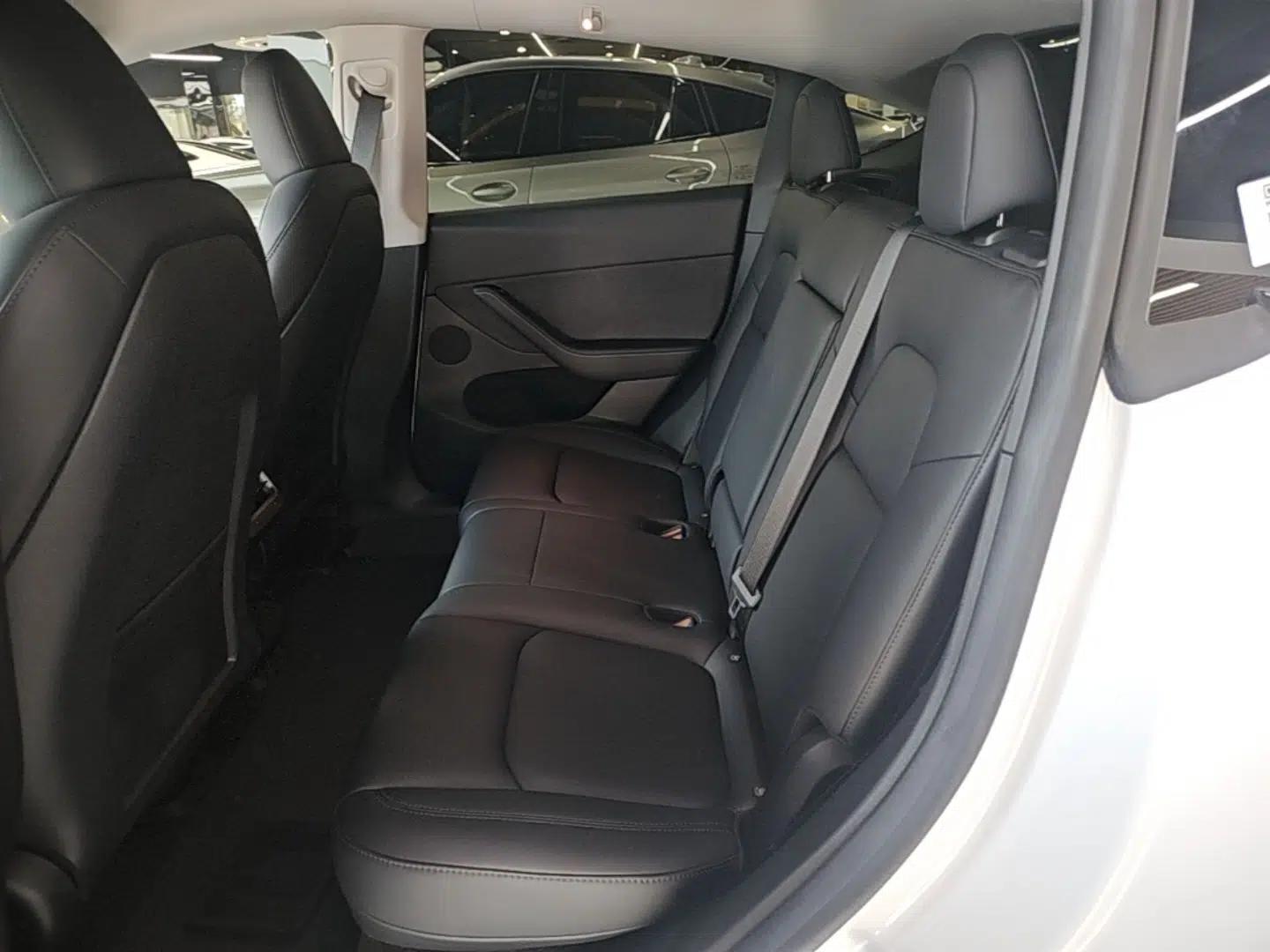 Tesla Model Y 2023 Rear-Wheel-Drive Version — миниатюра 20