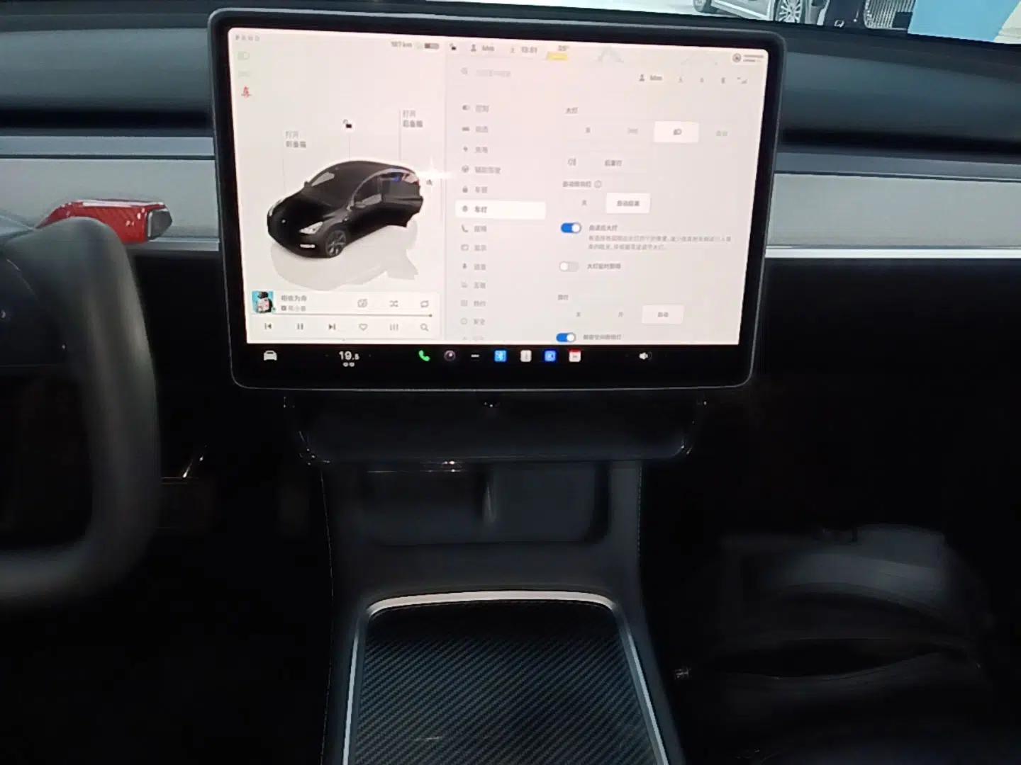 Tesla Model Y 2023 Rear-Wheel-Drive Version — миниатюра 15