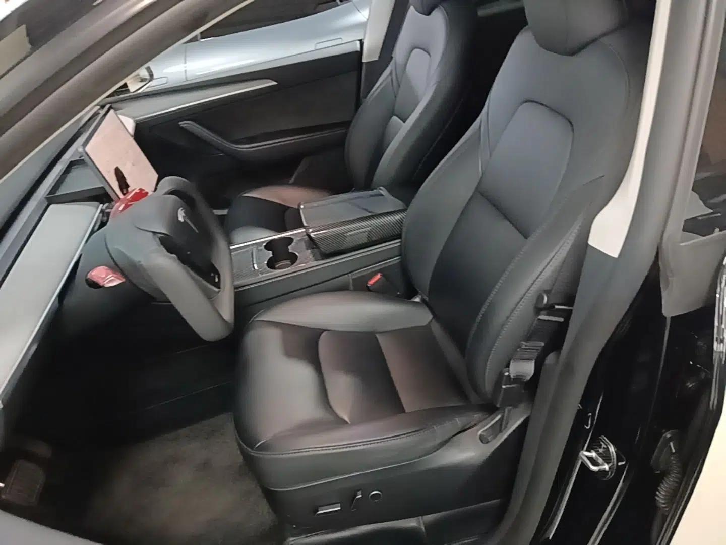 Tesla Model Y 2023 Rear-Wheel-Drive Version — миниатюра 17