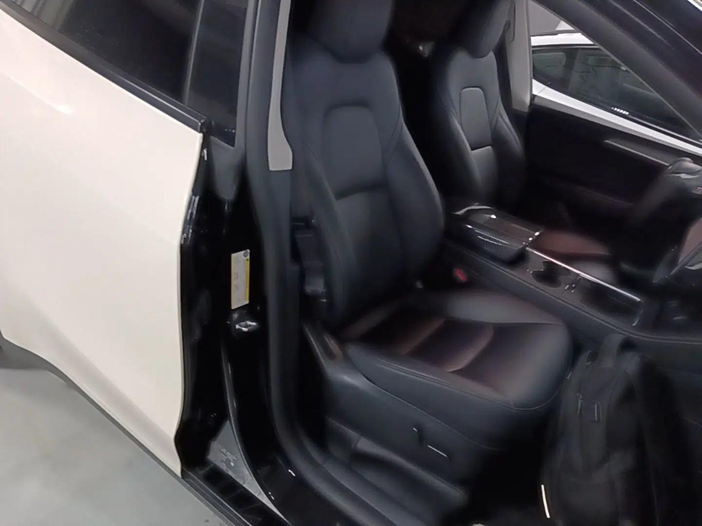Tesla Model Y 2023 Rear-Wheel-Drive Version — миниатюра 19