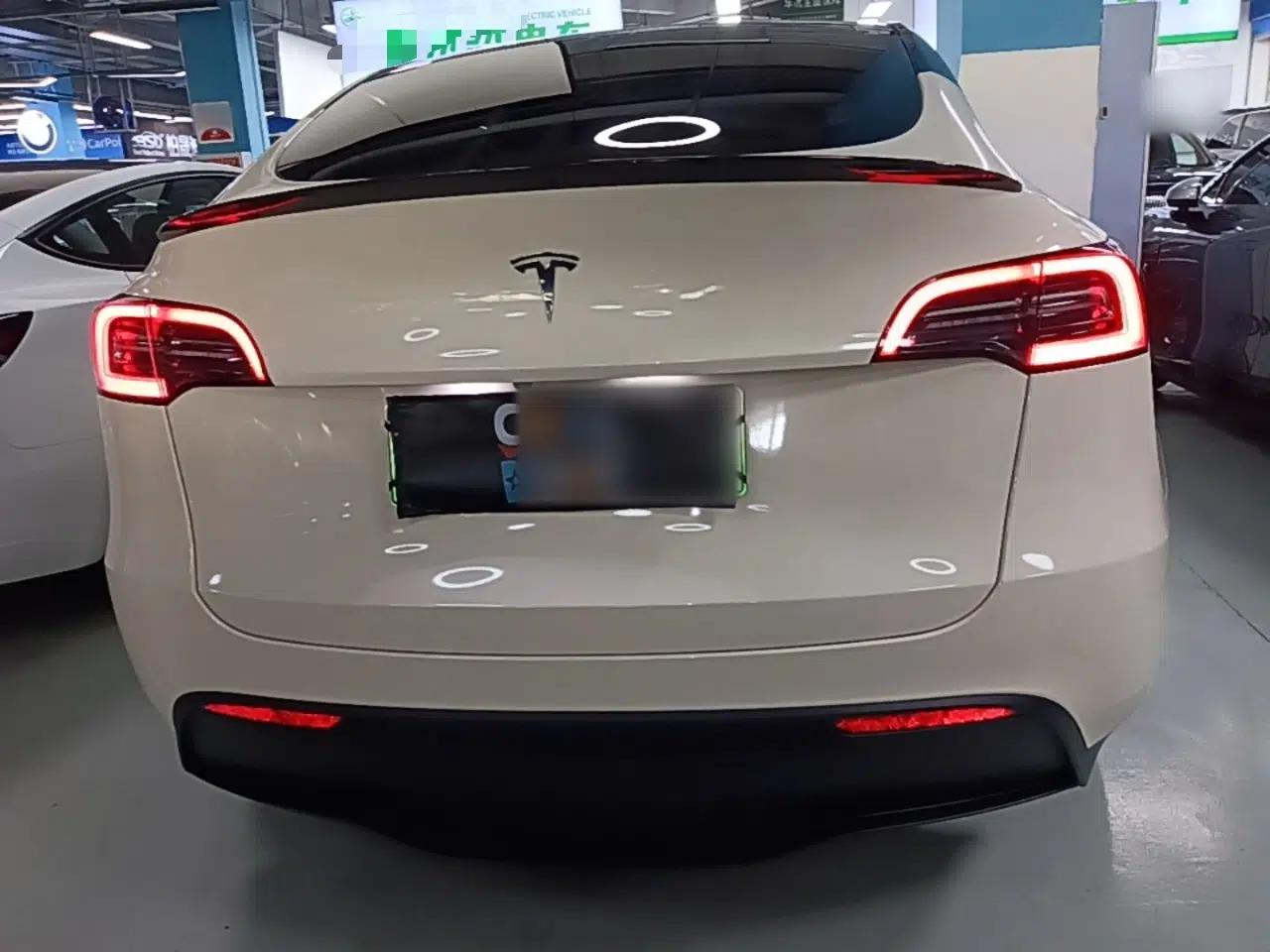 Tesla Model Y 2023 Rear-Wheel-Drive Version — миниатюра 5
