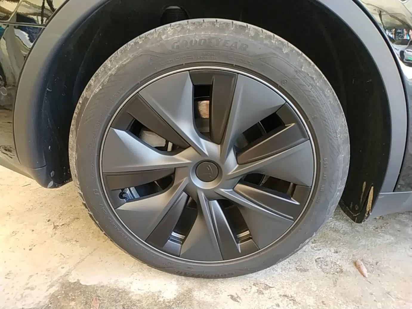 Tesla Model Y 2023 Rear-Wheel-Drive Version — миниатюра 11