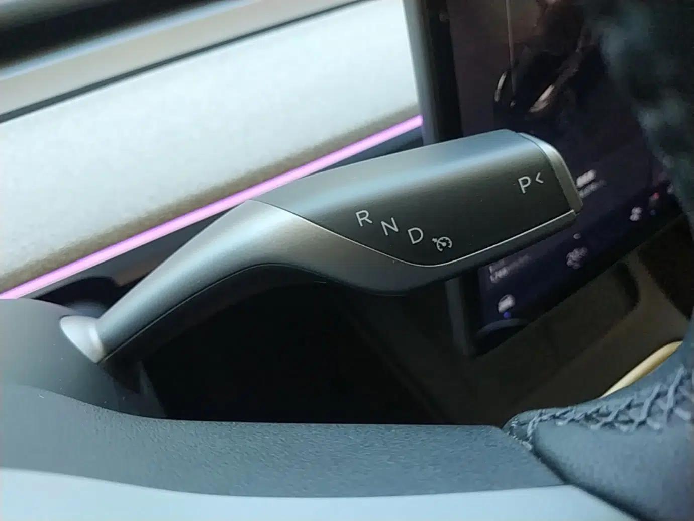Tesla Model Y 2023 Rear-Wheel-Drive Version — миниатюра 16