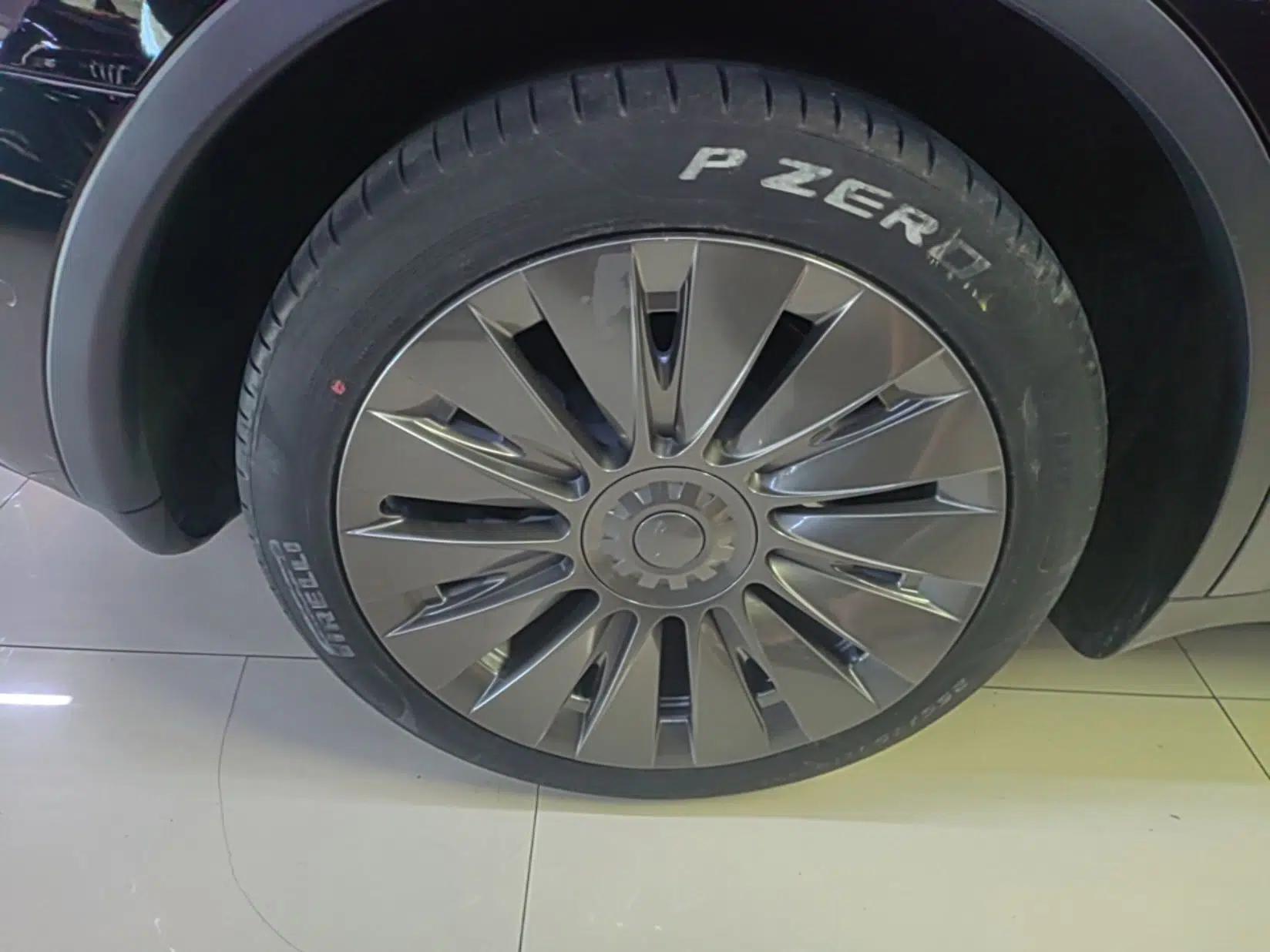 Tesla Model Y 2022 Revised Version Rear-Wheel Drive — миниатюра 11