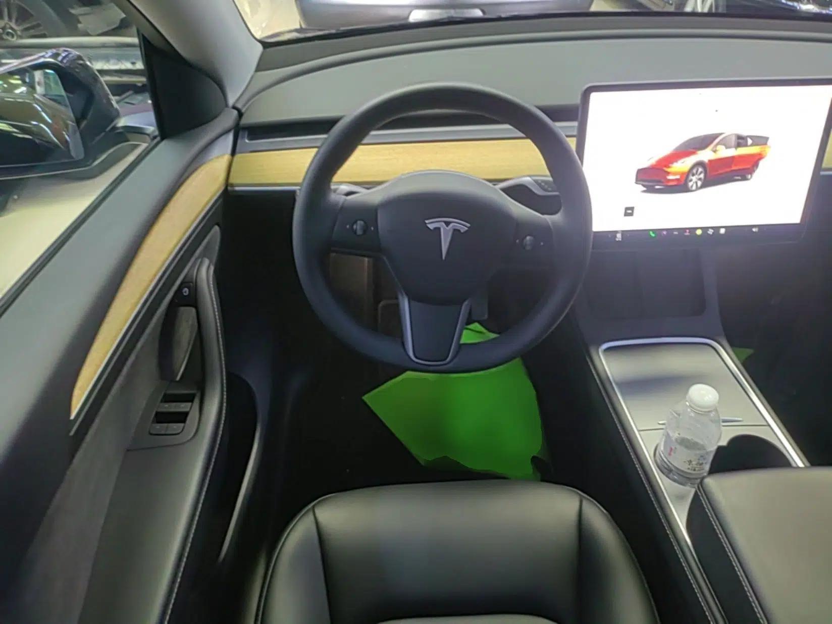 Tesla Model Y 2022 Revised Version Rear-Wheel Drive — миниатюра 13
