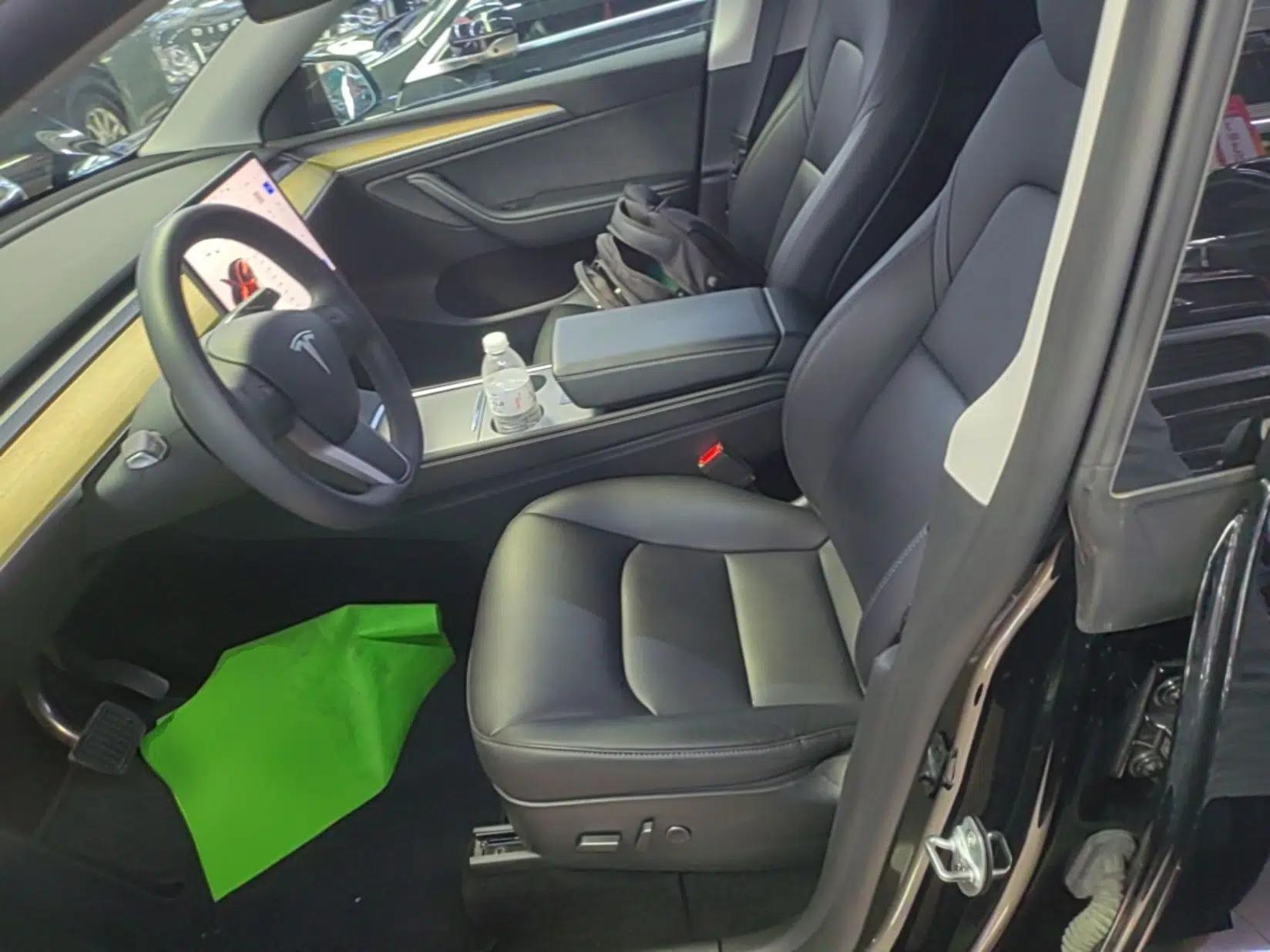 Tesla Model Y 2022 Revised Version Rear-Wheel Drive — миниатюра 17