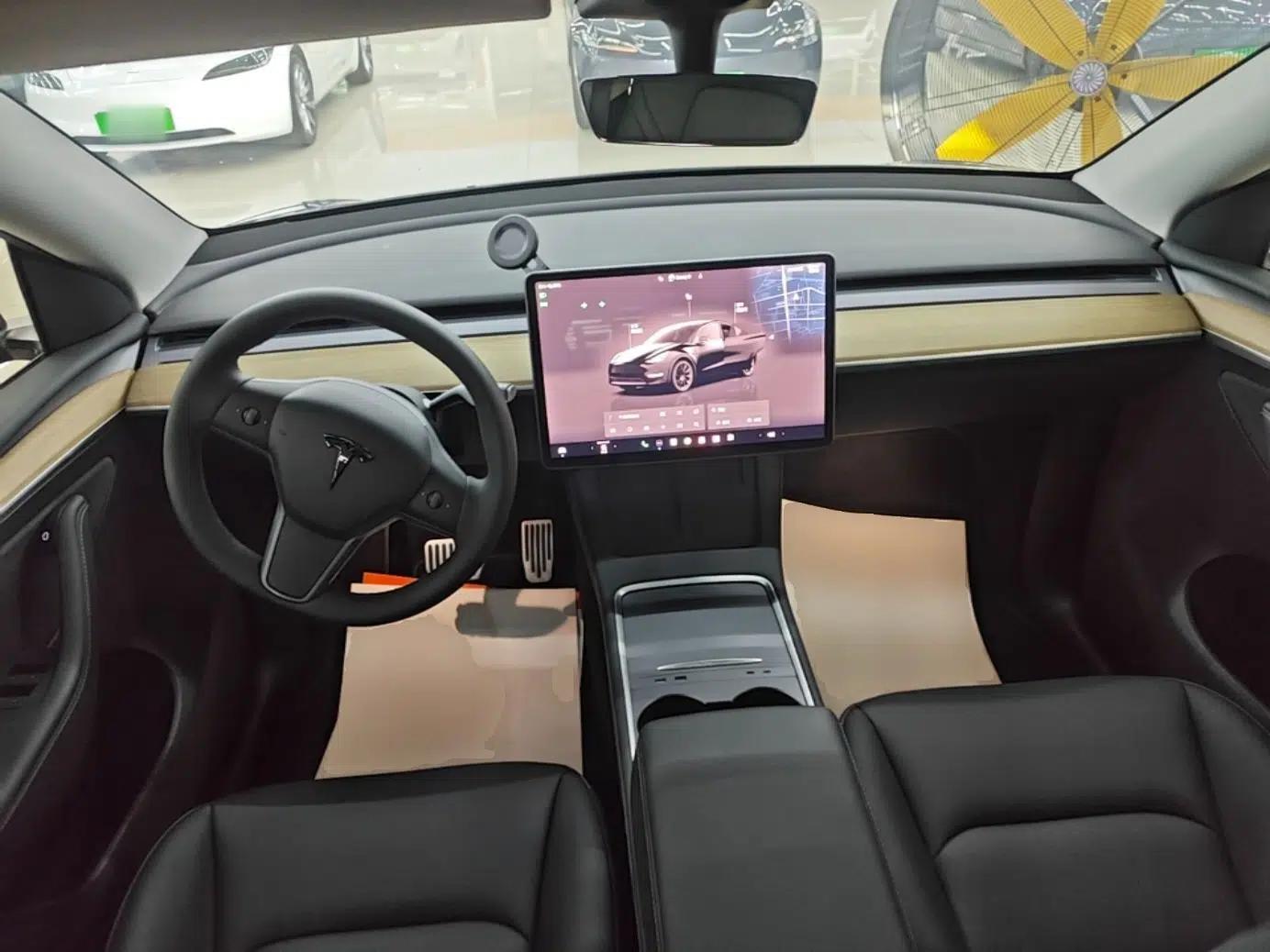 Tesla Model Y 2022 Rear-Wheel-Drive Version — миниатюра 17