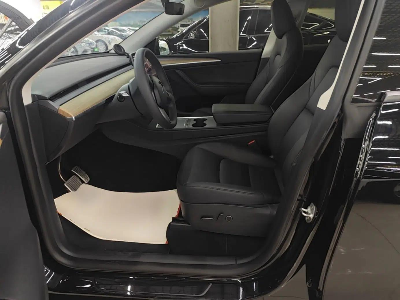 Tesla Model Y 2022 Rear-Wheel-Drive Version — миниатюра 22