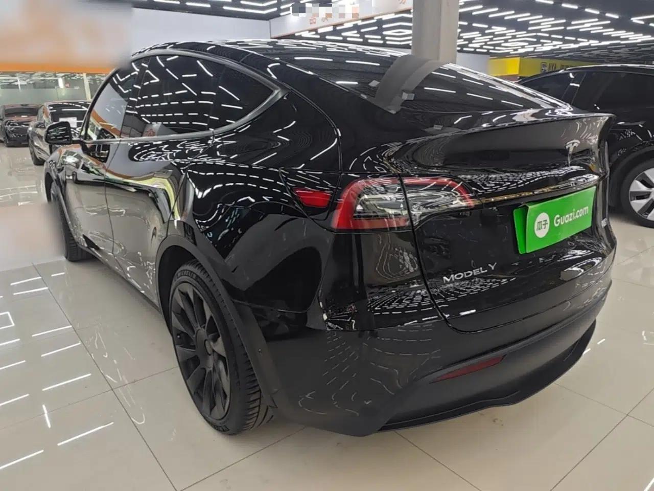 Tesla Model Y 2022 Rear-Wheel-Drive Version — миниатюра 4