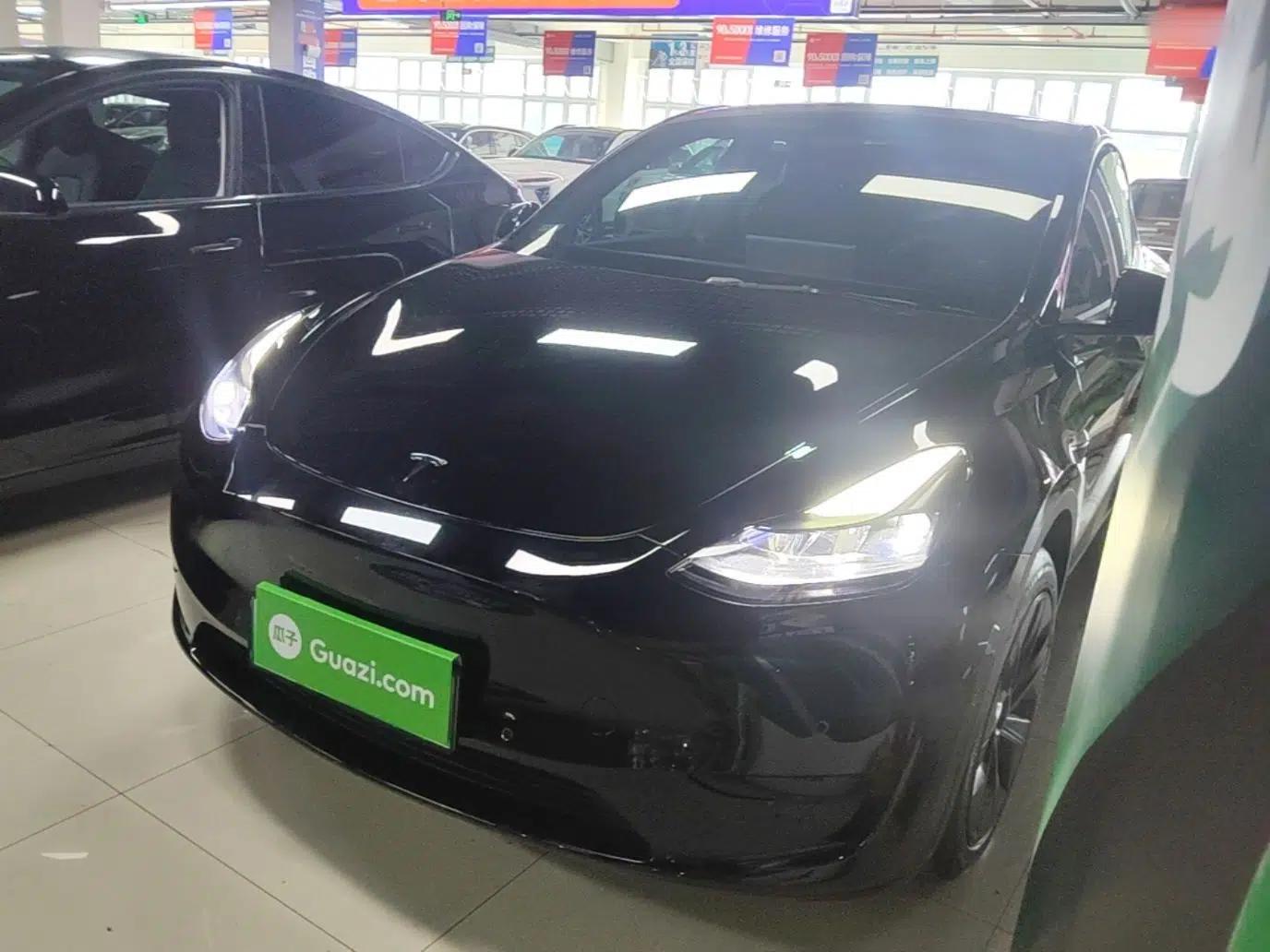 Tesla Model Y 2023 Rear-Wheel-Drive Version — миниатюра 1
