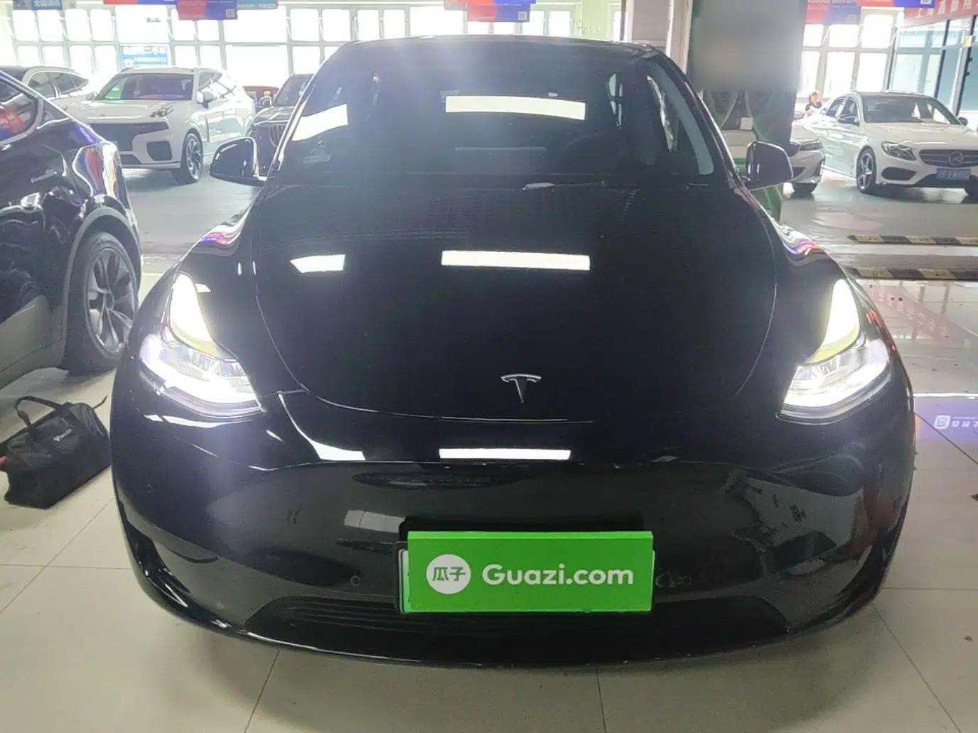 Tesla Model Y 2023 Rear-Wheel-Drive Version — миниатюра 2