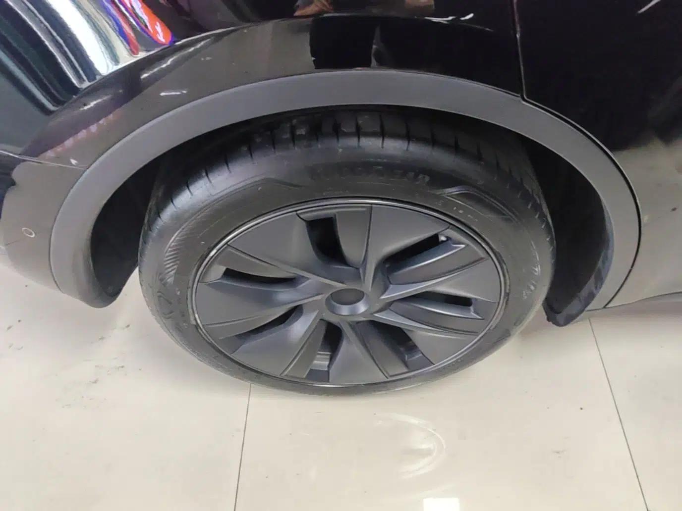 Tesla Model Y 2023 Rear-Wheel-Drive Version — миниатюра 11
