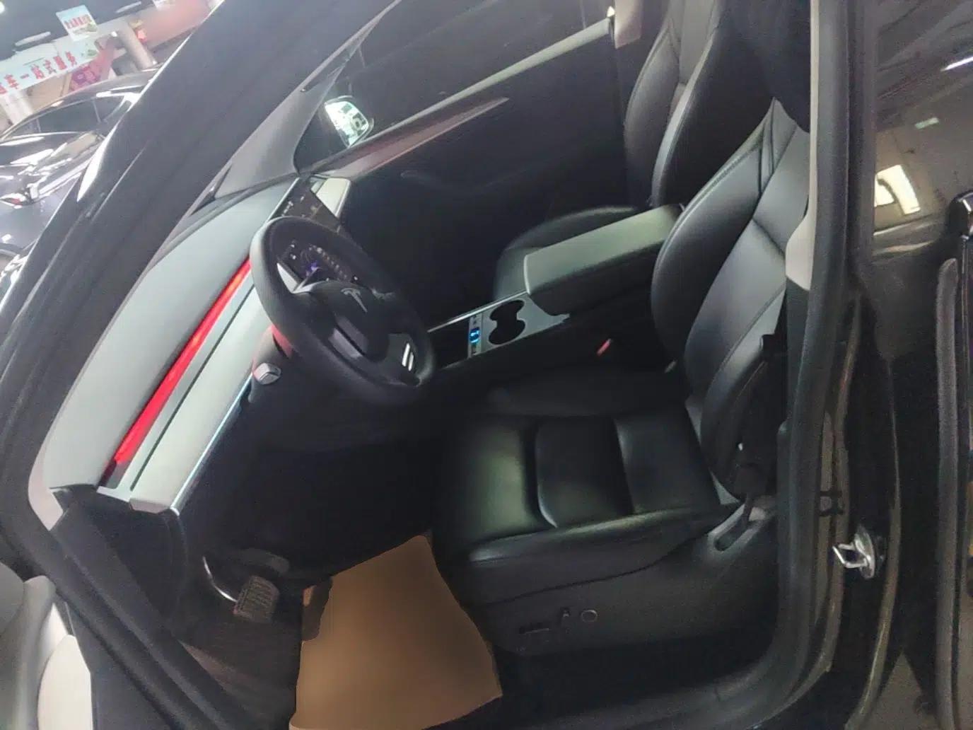 Tesla Model Y 2023 Rear-Wheel-Drive Version — миниатюра 17