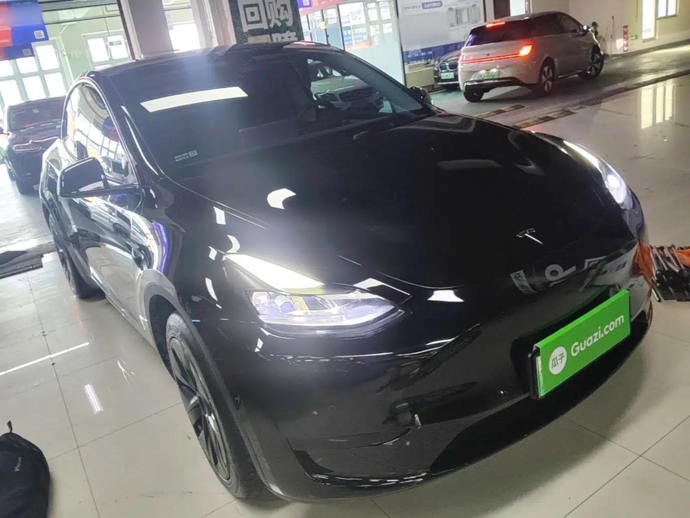Tesla Model Y 2023 Rear-Wheel-Drive Version — миниатюра 3