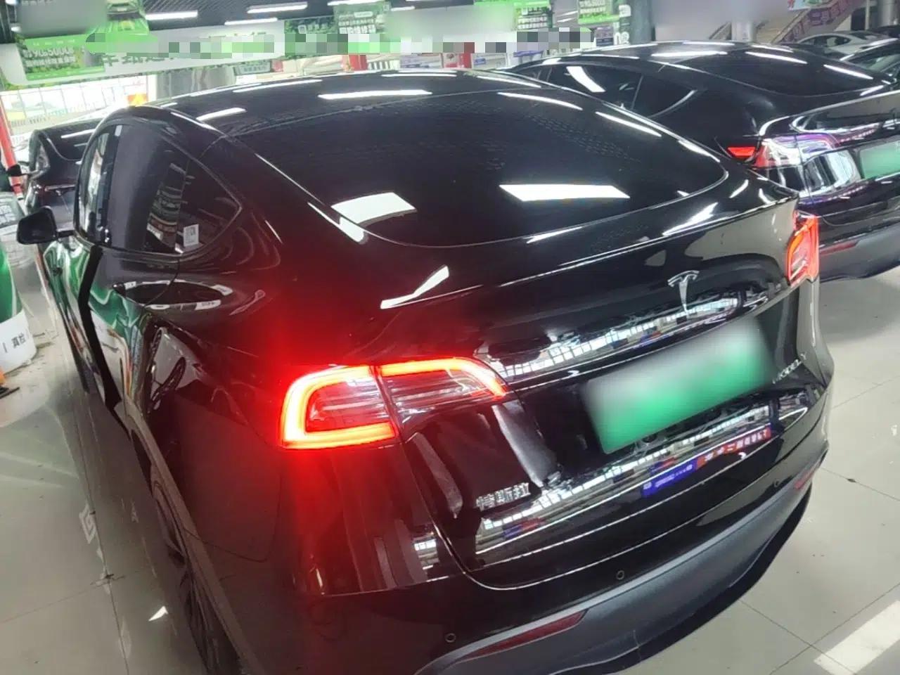 Tesla Model Y 2023 Rear-Wheel-Drive Version — миниатюра 4