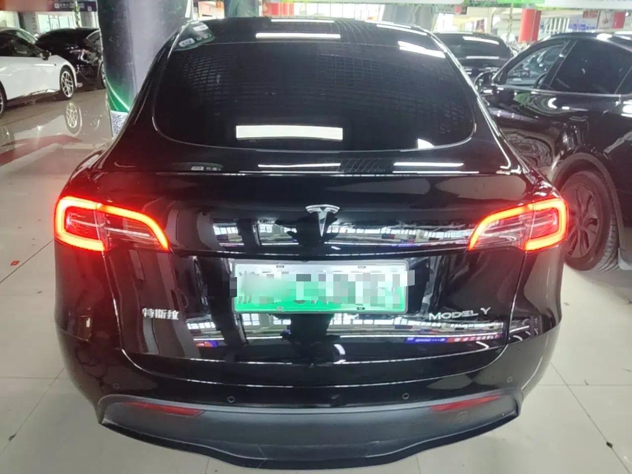 Tesla Model Y 2023 Rear-Wheel-Drive Version — миниатюра 5
