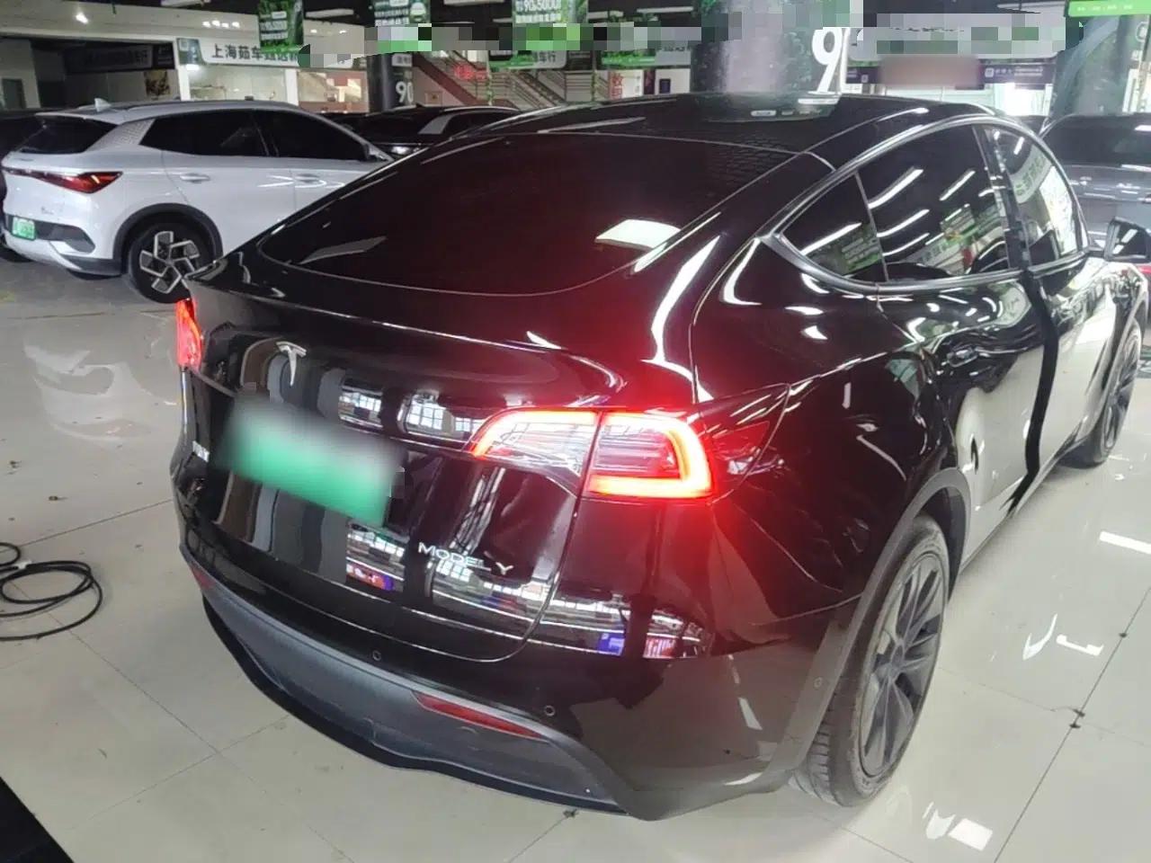 Tesla Model Y 2023 Rear-Wheel-Drive Version — миниатюра 6
