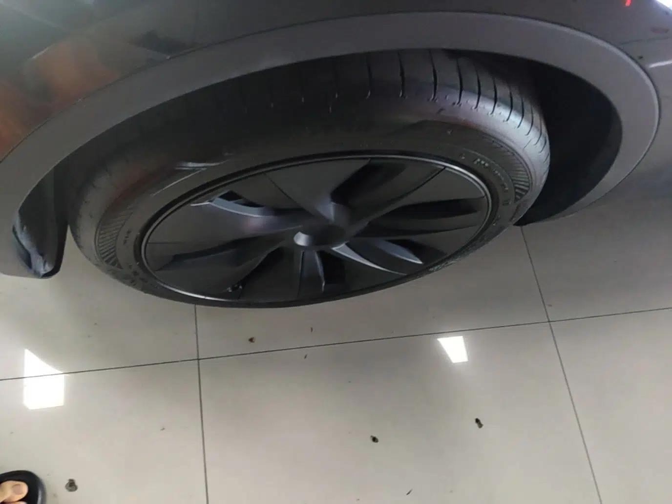 Tesla Model Y 2023 Rear-Wheel-Drive Version — миниатюра 10