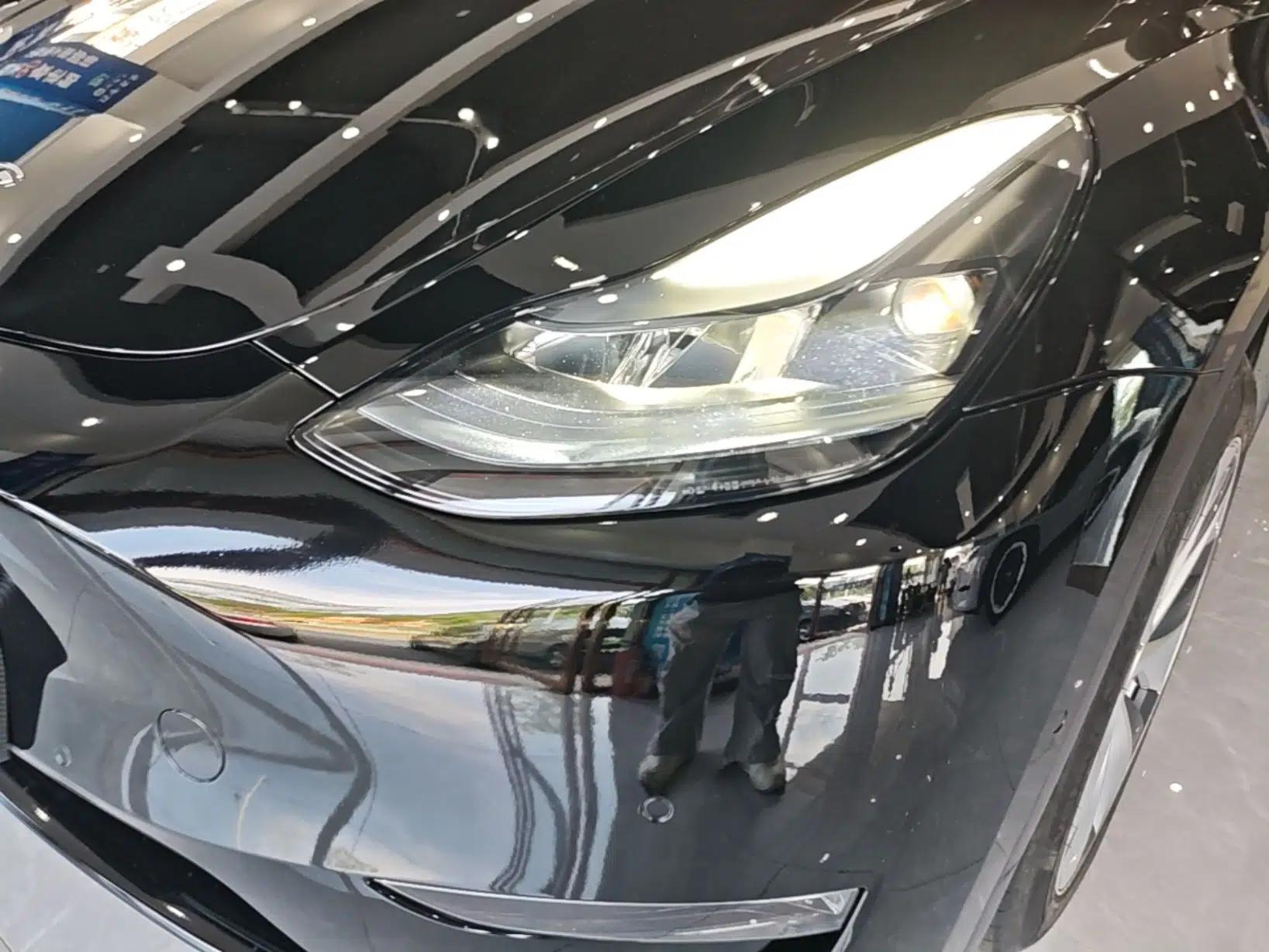 Tesla Model Y 2023 Long-Range All-Wheel-Drive Version — миниатюра 8