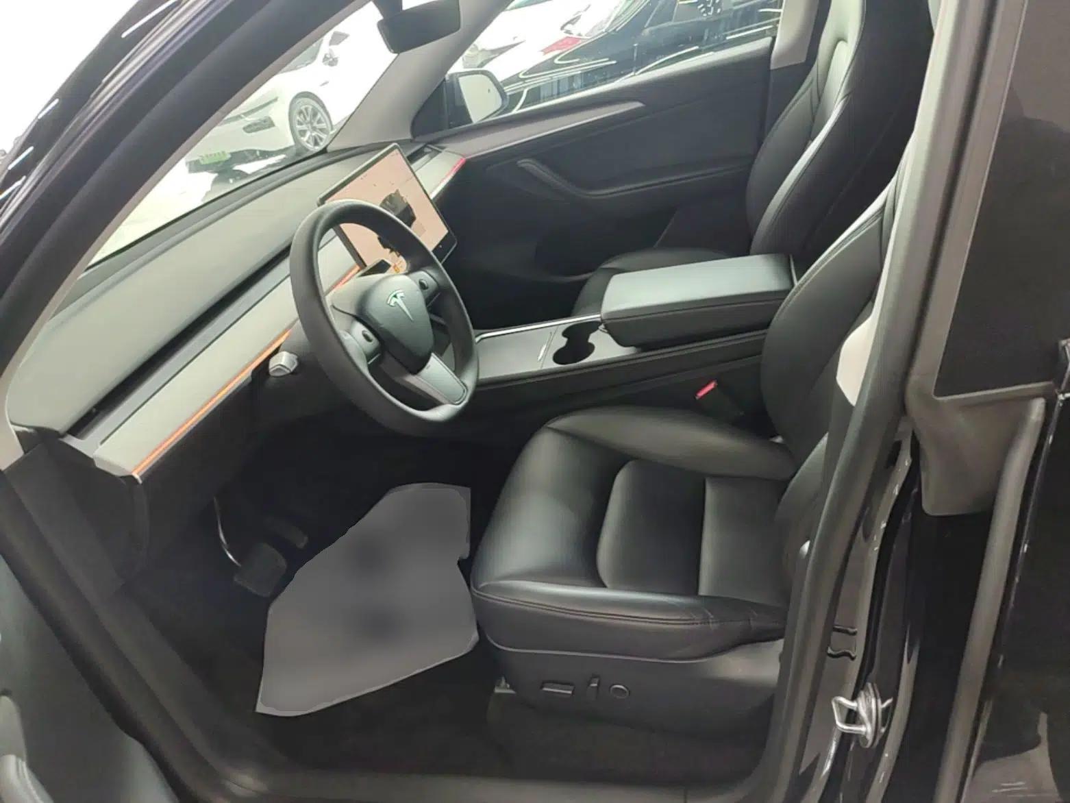 Tesla Model Y 2023 Rear-Wheel-Drive Version — миниатюра 17