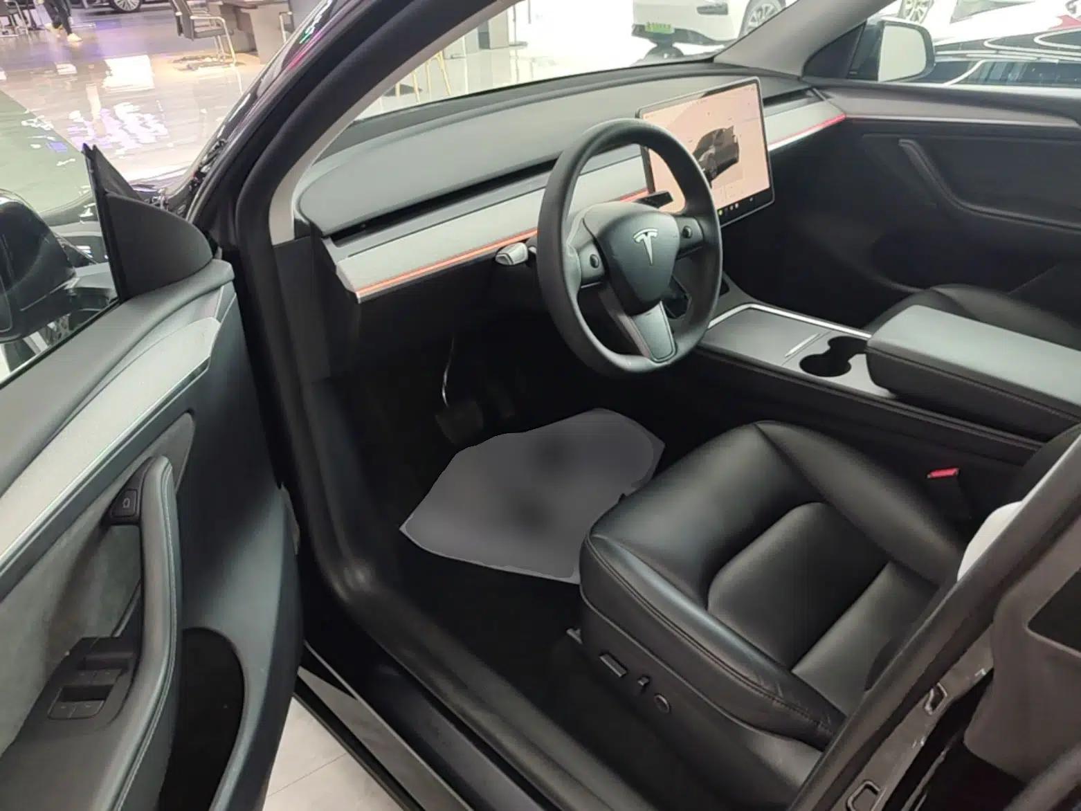 Tesla Model Y 2023 Rear-Wheel-Drive Version — миниатюра 18