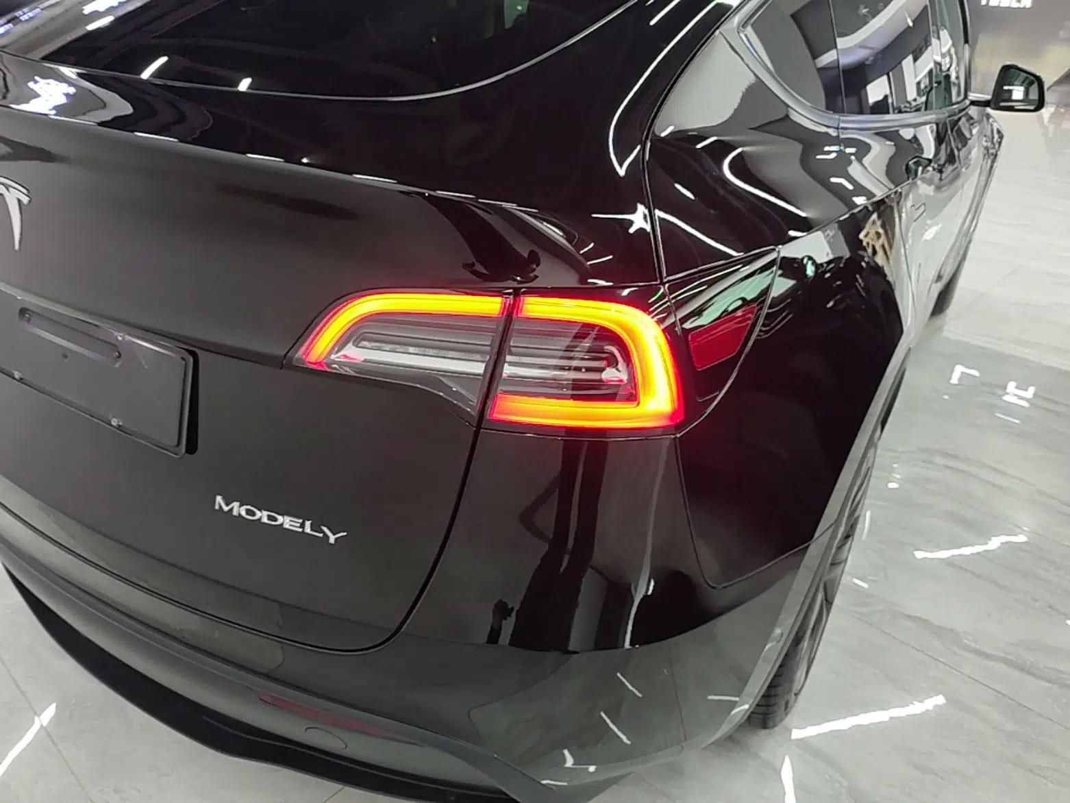 Tesla Model Y 2023 Rear-Wheel-Drive Version — миниатюра 9