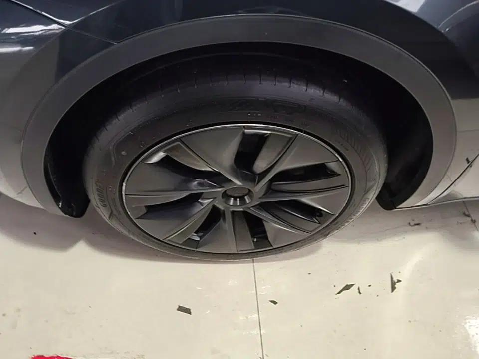 Tesla Model Y 2024 Rear-Wheel-Drive Version — миниатюра 10