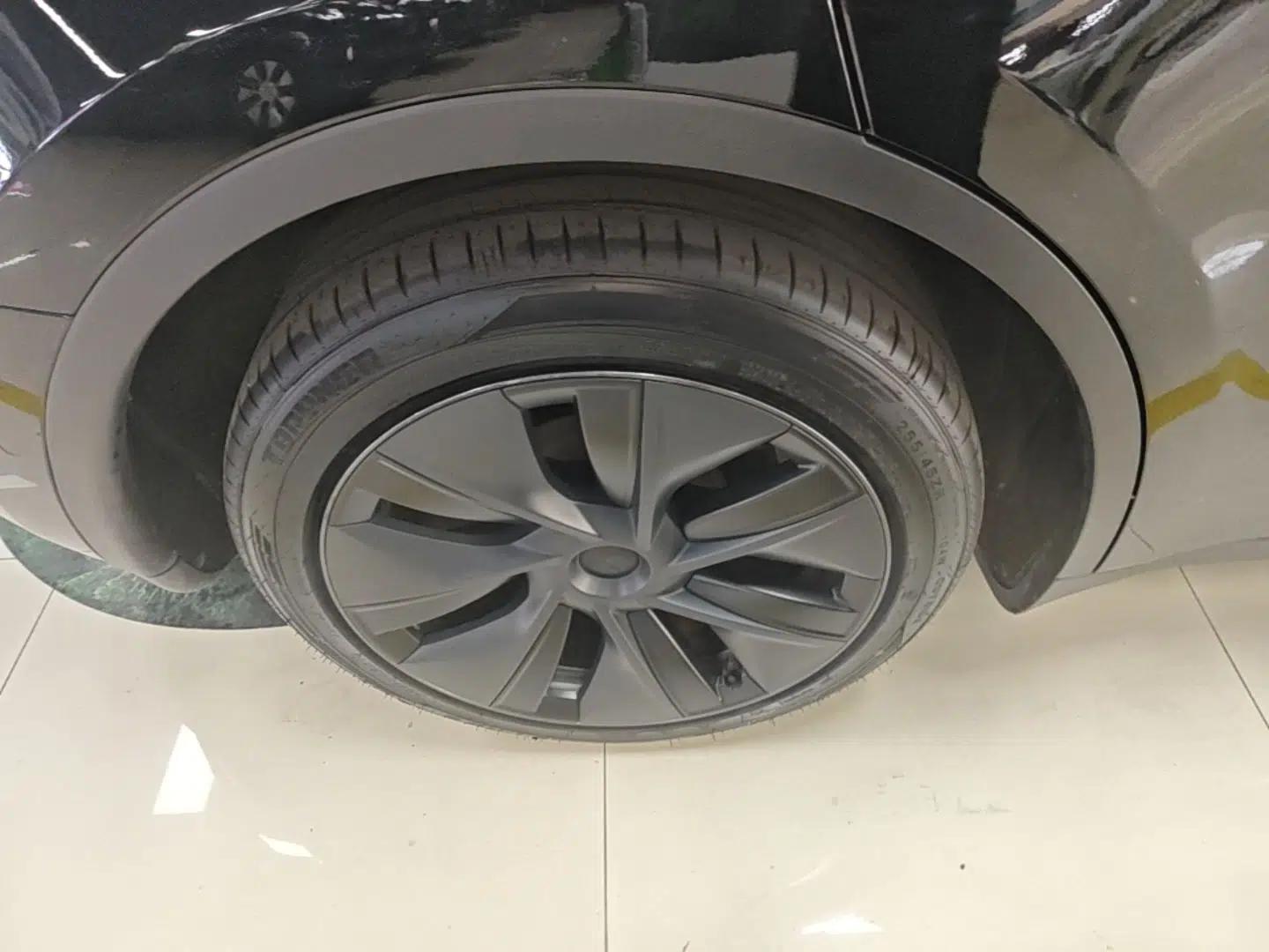 Tesla Model Y 2023 Rear-Wheel-Drive Version — миниатюра 11