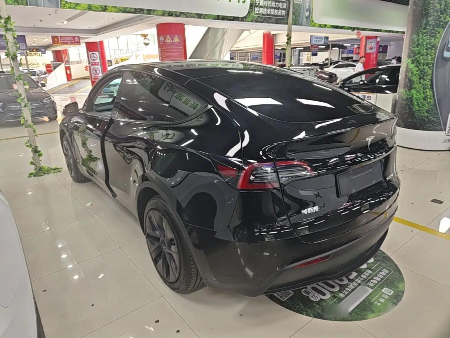 Tesla Model Y 2023 Rear-Wheel-Drive Version — миниатюра 4