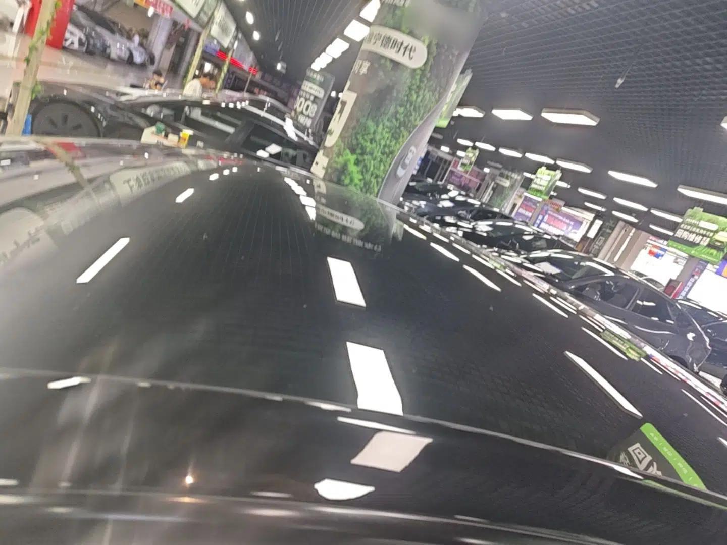 Tesla Model Y 2023 Rear-Wheel-Drive Version — миниатюра 7
