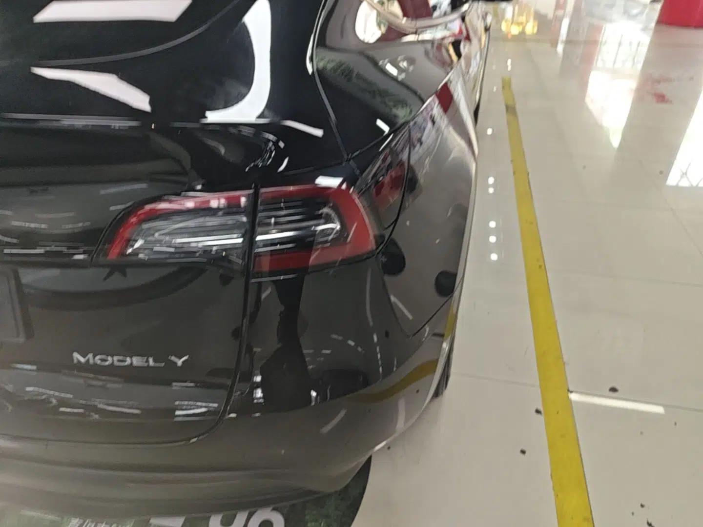 Tesla Model Y 2023 Rear-Wheel-Drive Version — миниатюра 9