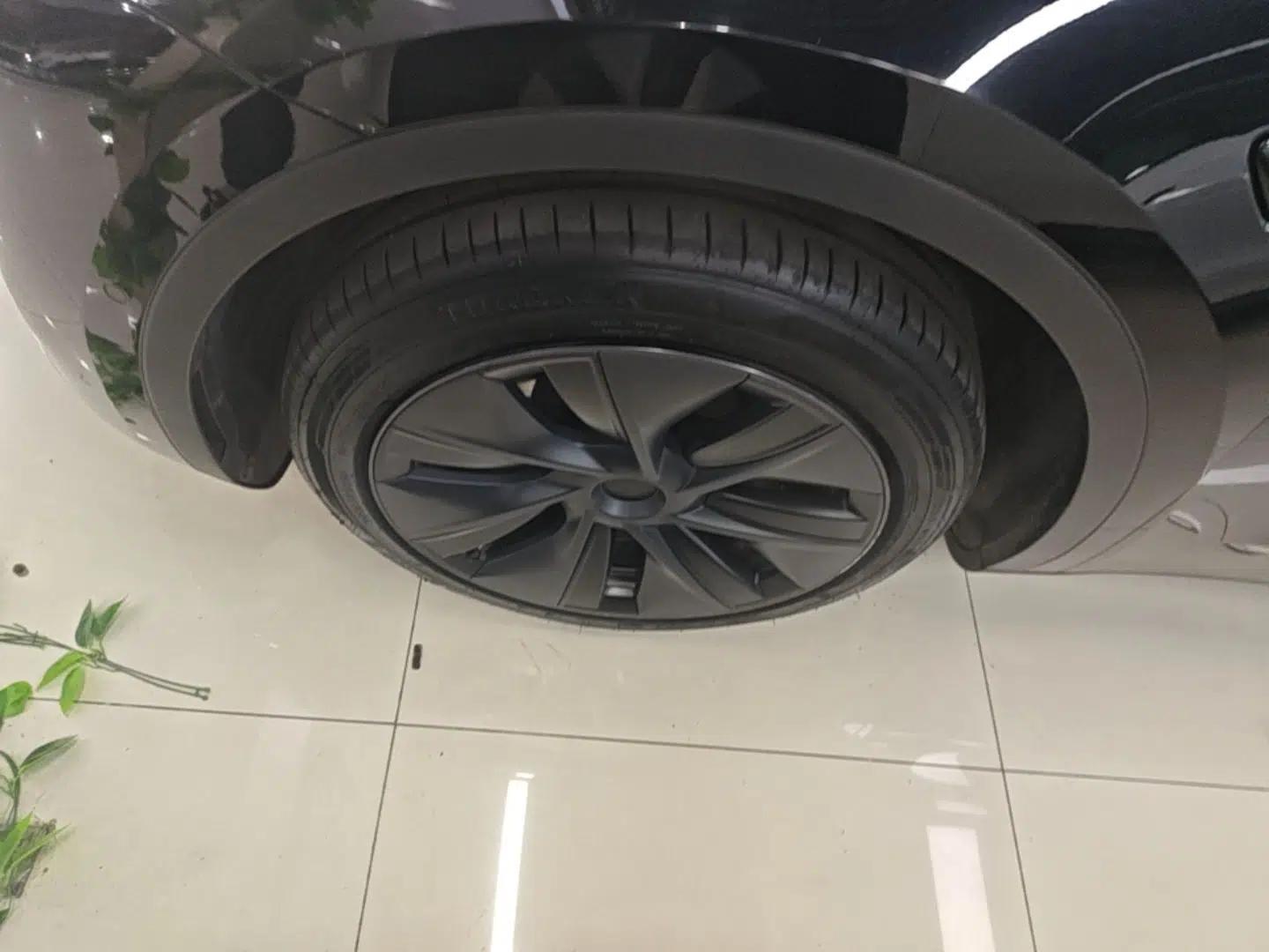 Tesla Model Y 2023 Rear-Wheel-Drive Version — миниатюра 10