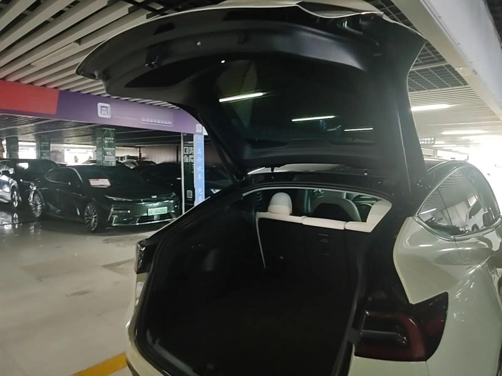 Tesla Model Y 2022 Revised Version Rear-Wheel Drive — миниатюра 22