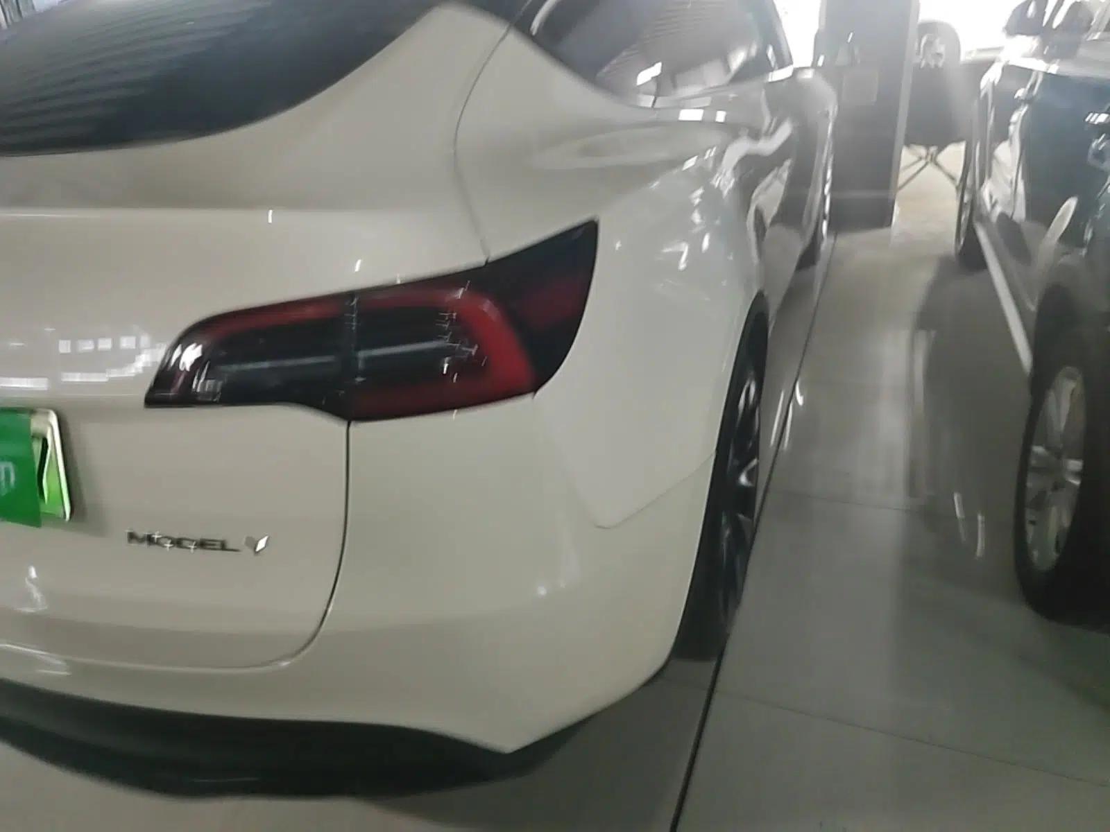 Tesla Model Y 2022 Revised Version Rear-Wheel Drive — миниатюра 9